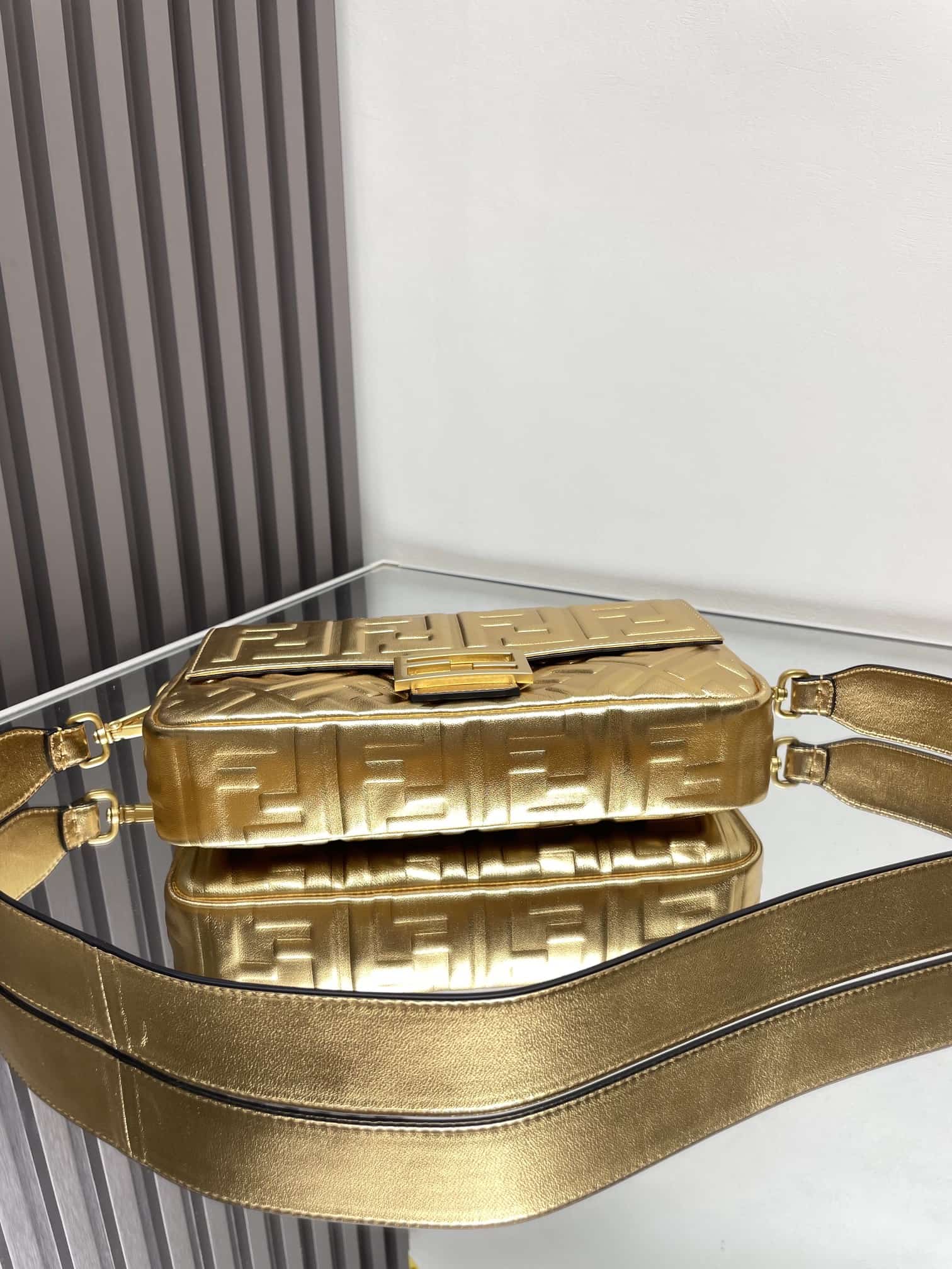 BAGUETTE leather bag Gold High