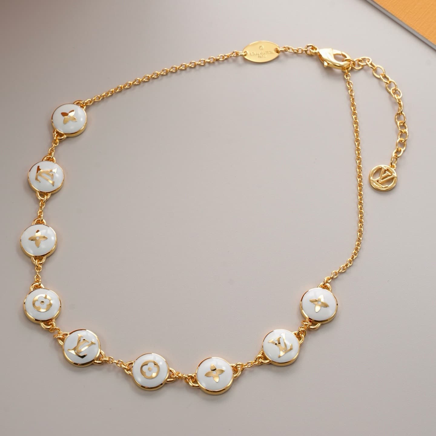 Louis Vuitton Pearly Confetti Necklace High