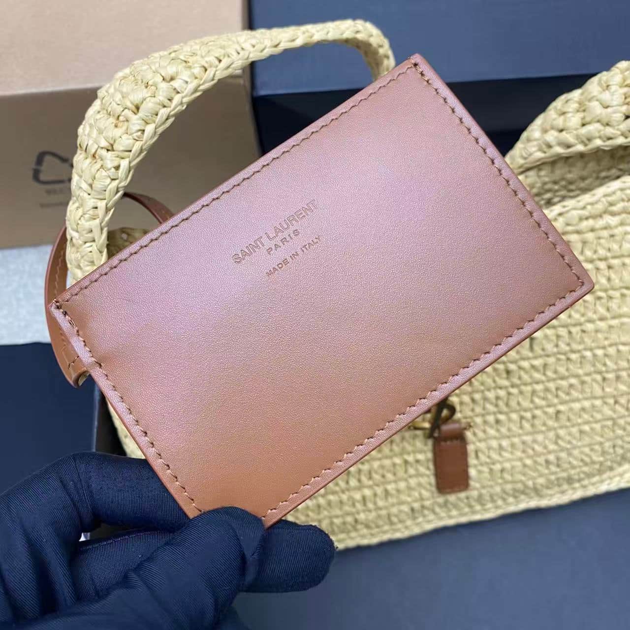 Saint Laurent Le 5 à 7 shoulder bag in natural raffia
