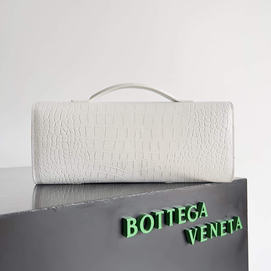 BV Long Clutch Andiamo With Handle Lambskin TOP