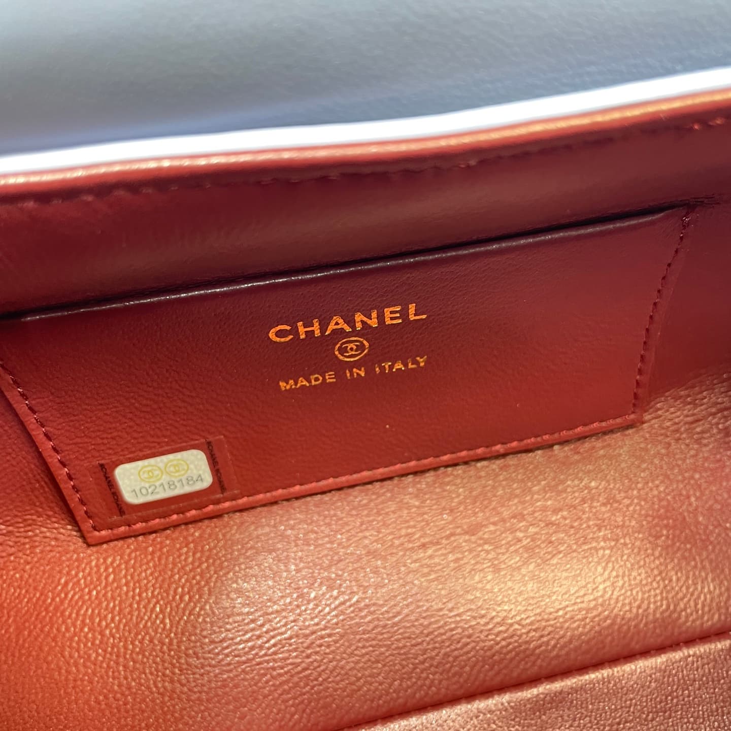 Chanel Clutch with chain Iridescent Crocodile Embossed Calfskin & Gold-Tone Metal AP5294 A