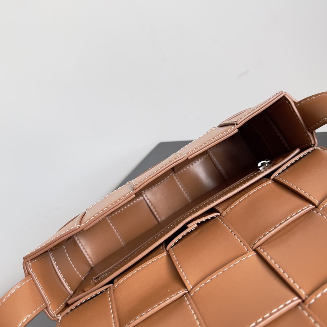 BV CASSETTE BAG Lambskin Top
