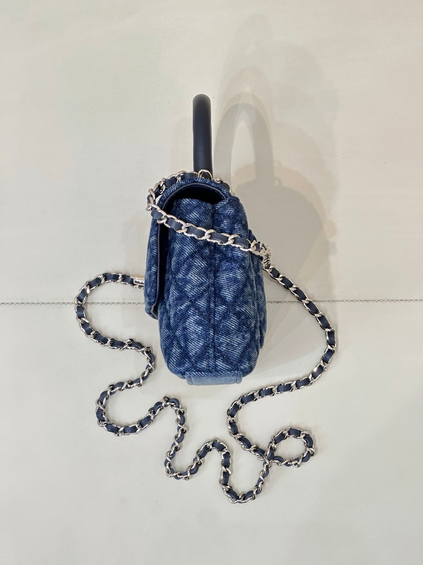 Chanel Clutch with chain Washed Denim, Calfskin & Gold-Tone Metal Blue AP4244 TOP