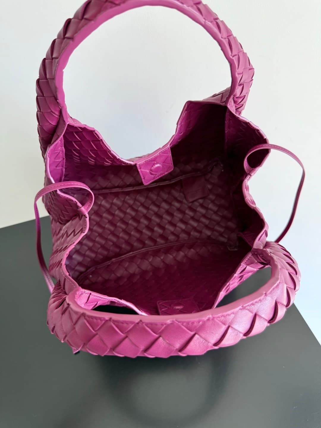 Bottega Veneta Medium Campana shoulder bag in Intrecciato leather Rose Red TOP