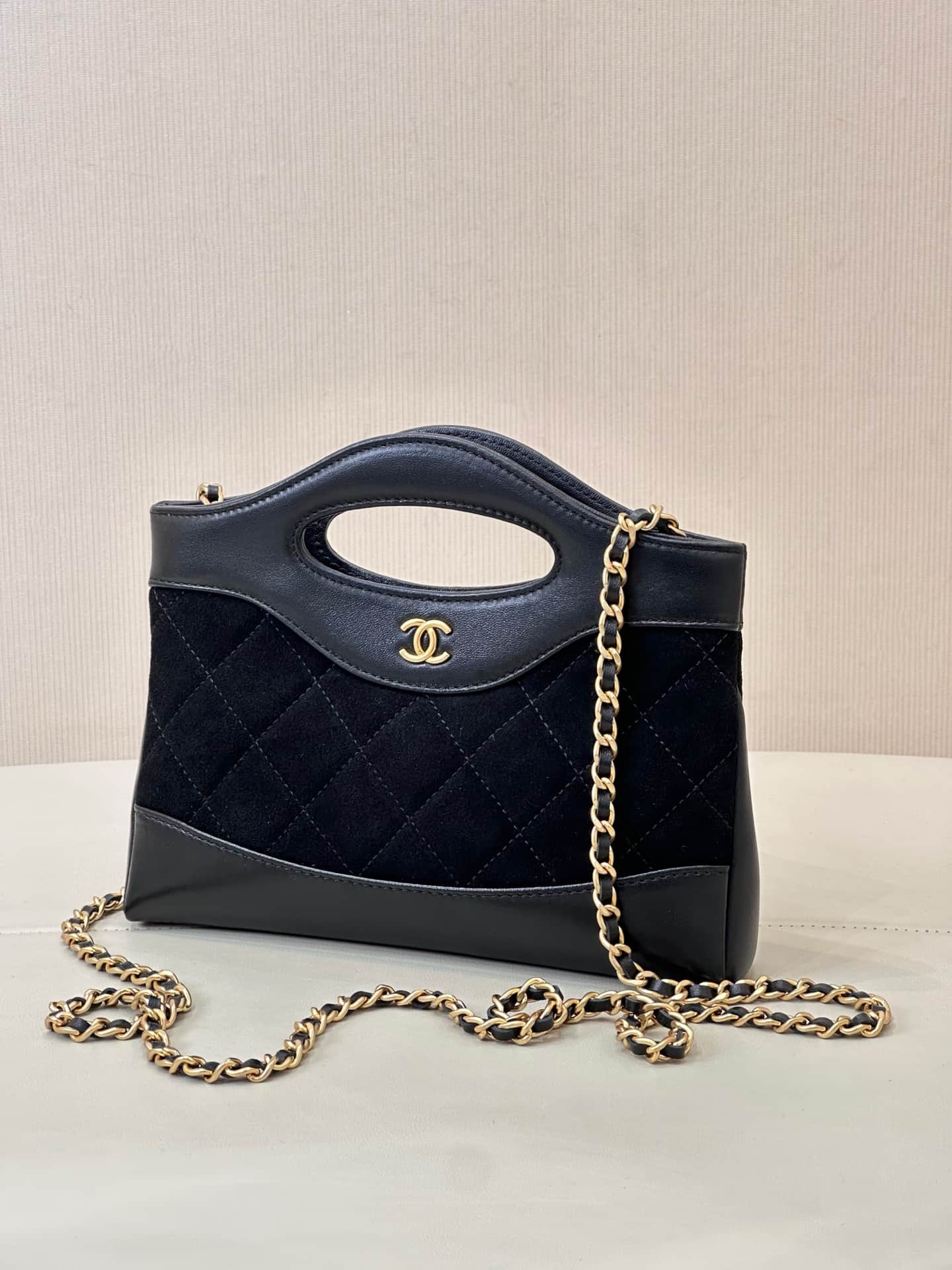 Chanel Clutch with chain Suede & Gold-Tone Metal AP3656 Black TOP