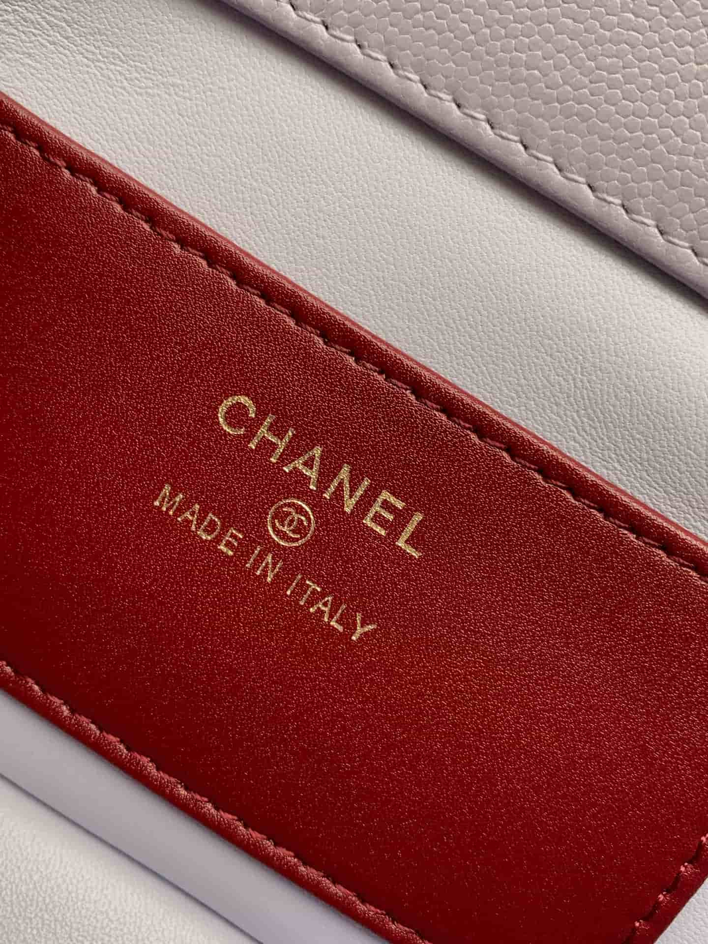 Chanel Clutch with Leather Strap Grained Shiny Calfskin & Gold-Tone Metal Purple AP5068 A