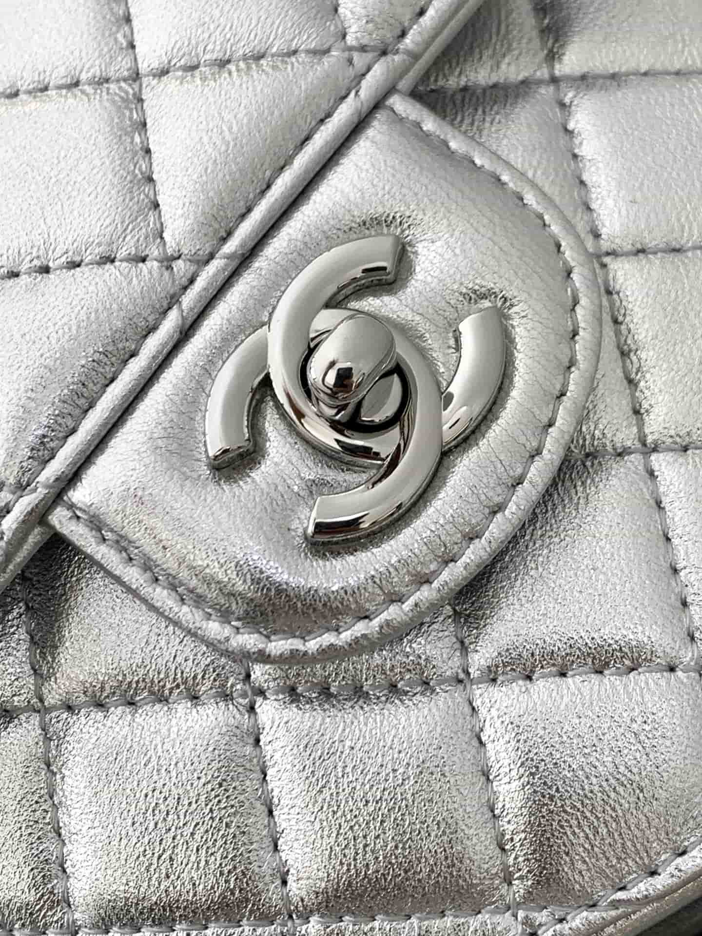 Chanel HEART BAG Lambskin & Silver-Tone Metal AS3191 A