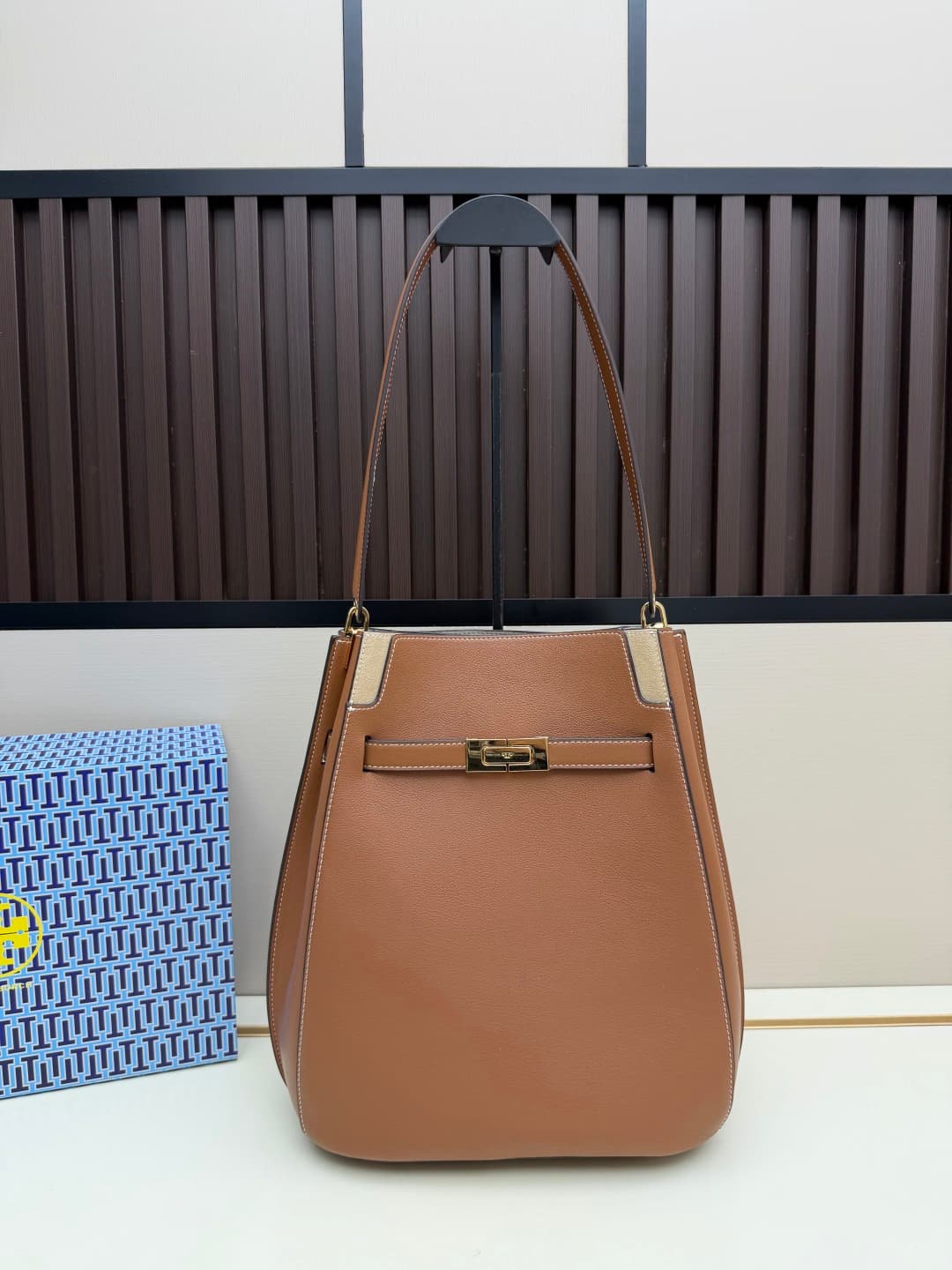 Tory Burch Lee Radziwill Bucket Bag Caramel High
