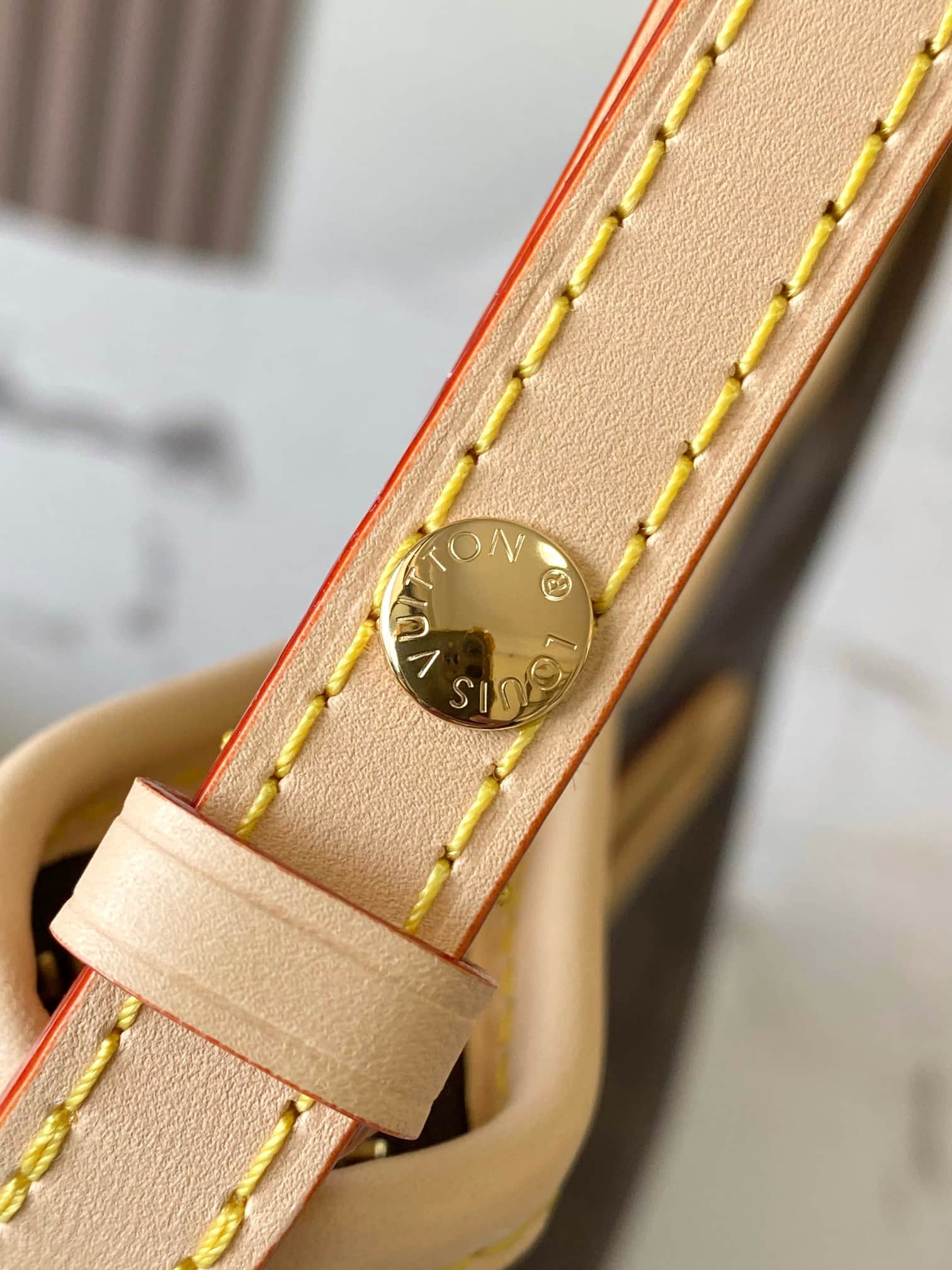 Louis Vuitton Lineup Monogram coated canvas M27335 TOP