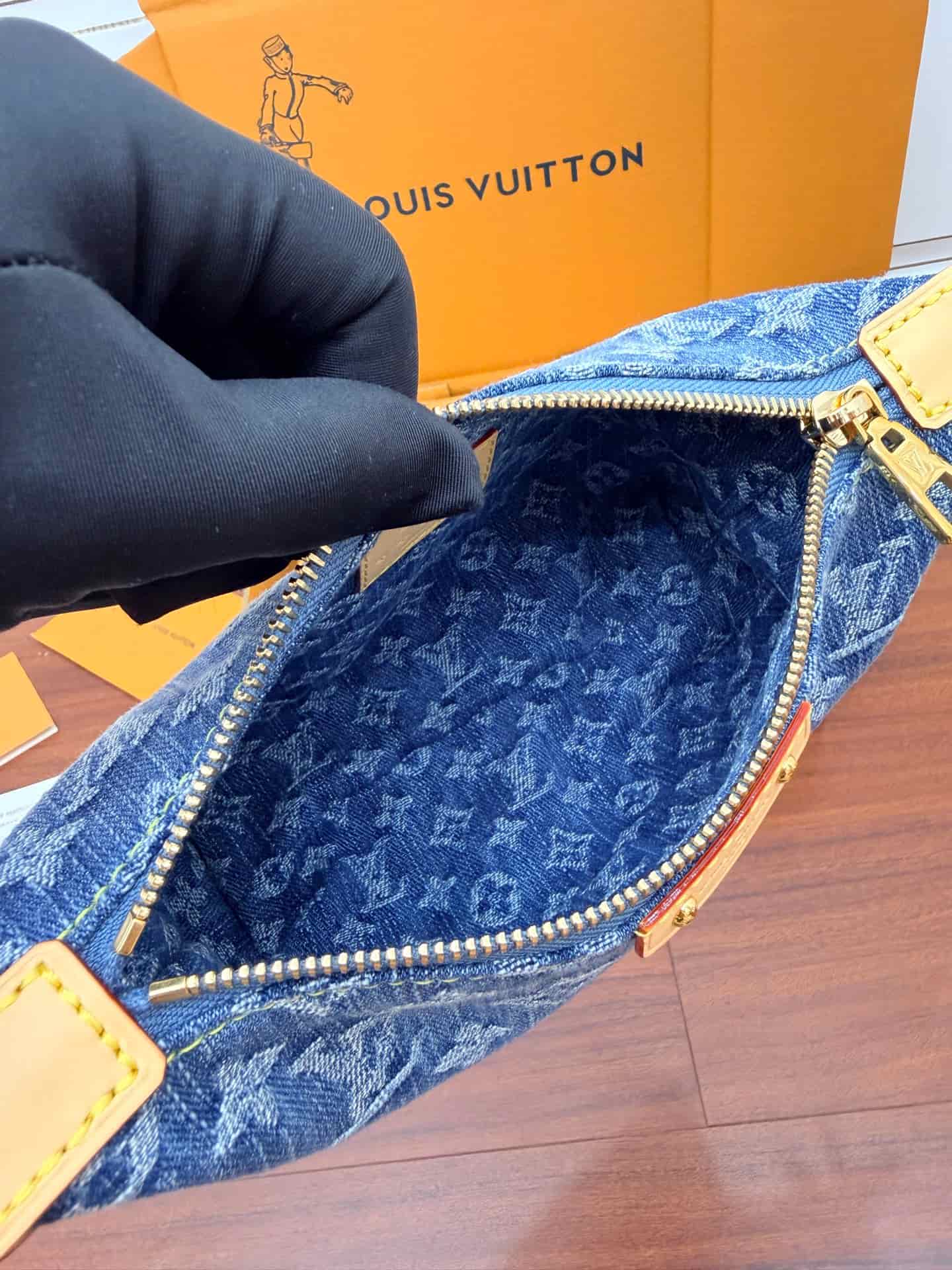 Louis Vuitton Monogram Denim Hills Pochette Monogram Canvas M82949 TOP