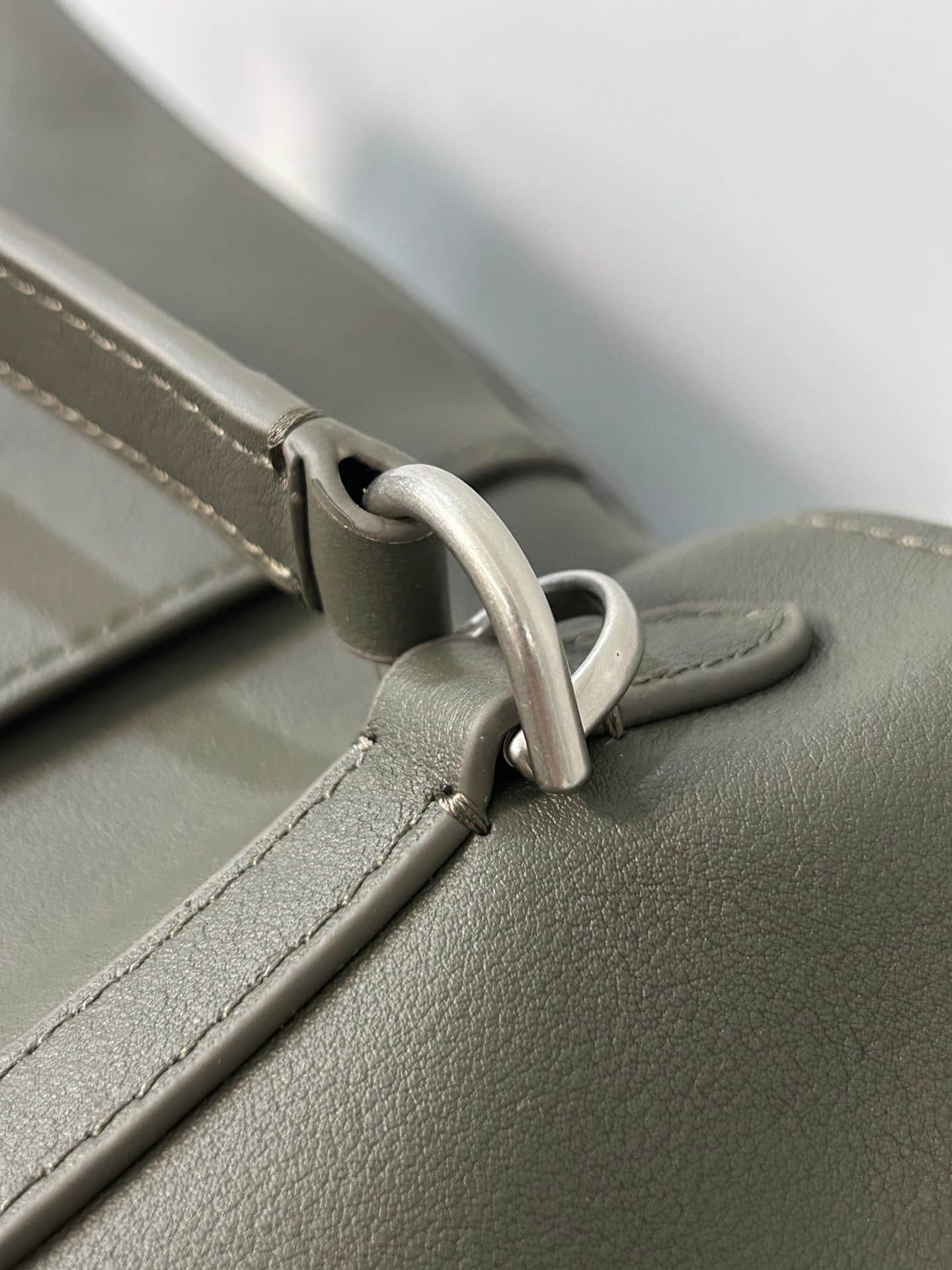 Balenciaga Rodeo Medium Bag in Khaki Leather With Sliver-Tone Metal TOP