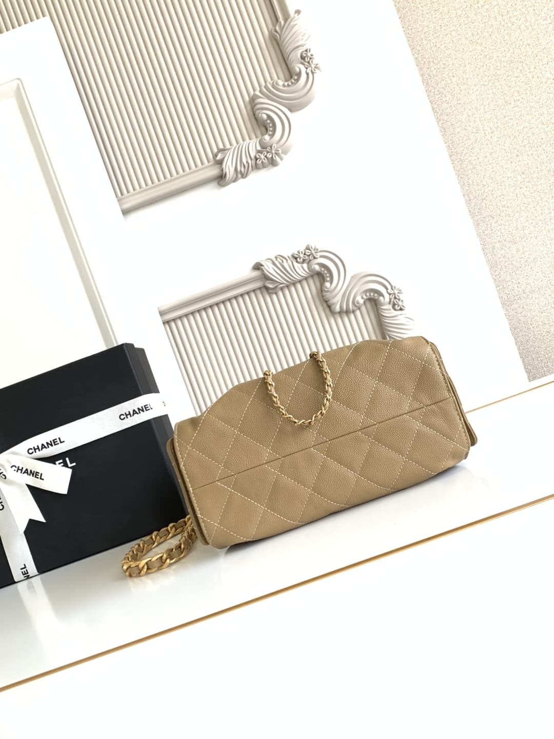 Chanel 25 Mini Hobo handbag AS5631 Grained calfskin & gold-tone metal Beige A