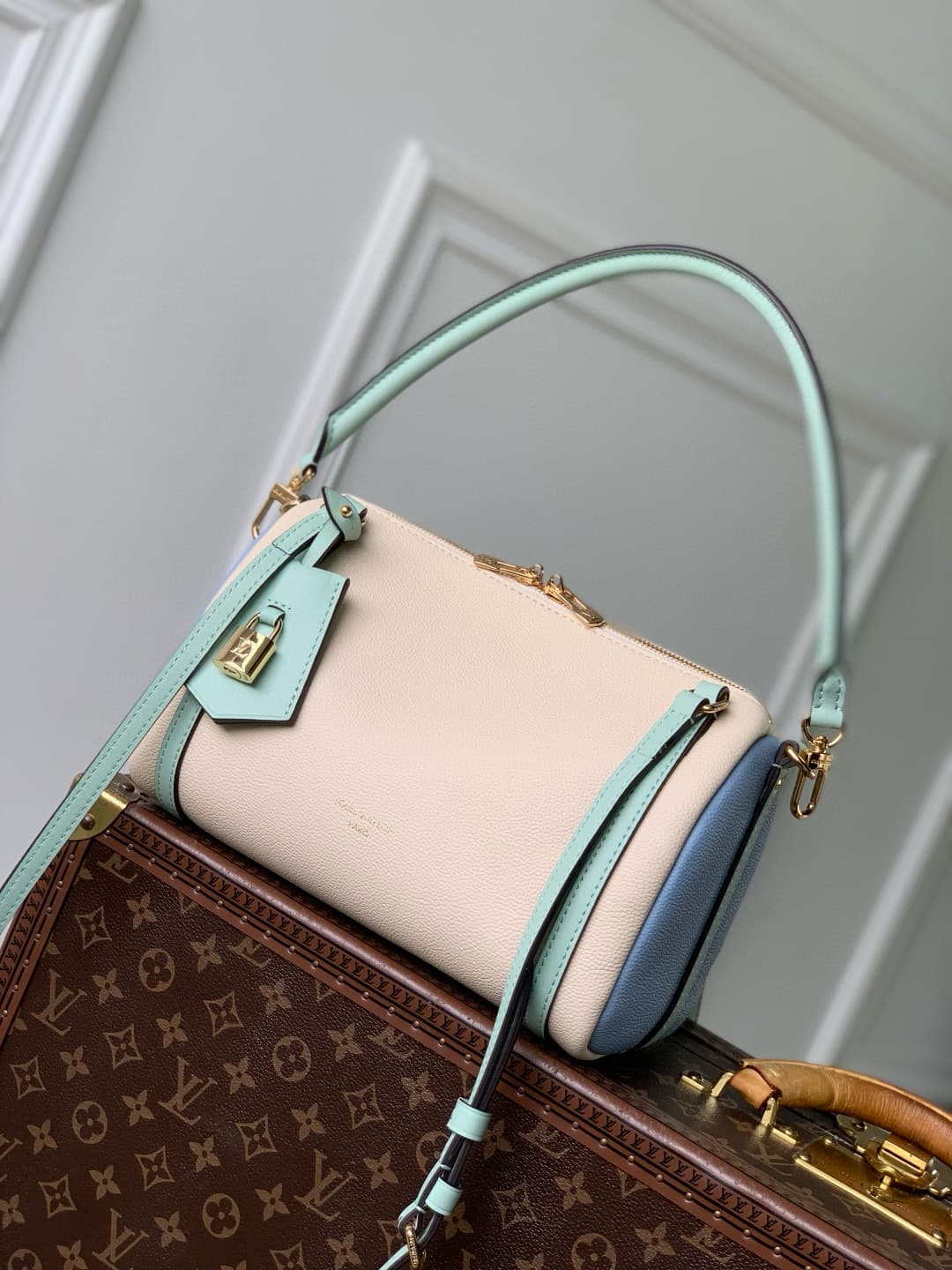 Louis Vuitton Express PM Calfskin leather Ivory/Olympian Blue M26905 High
