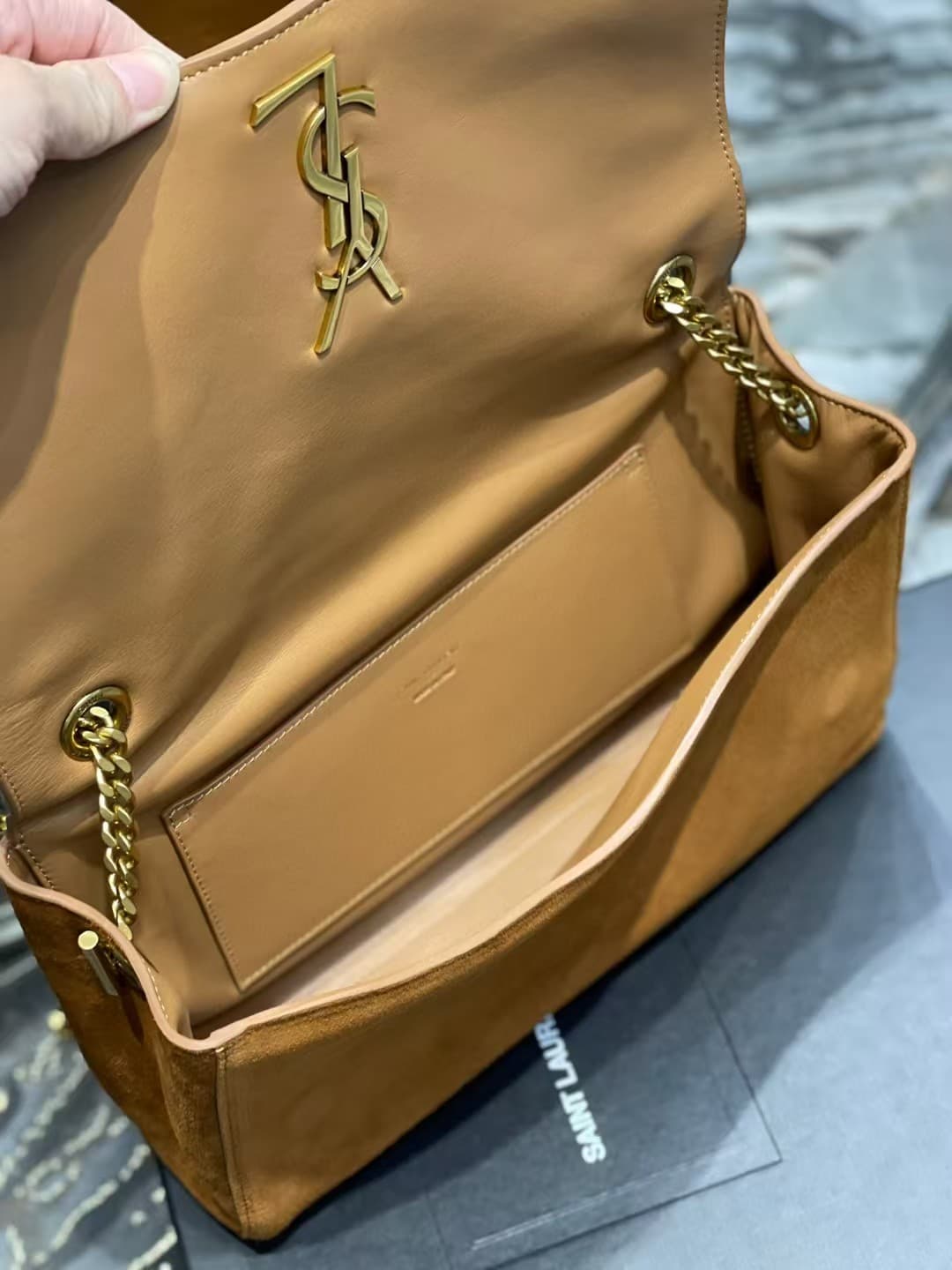 KATE MEDIUM REVERSIBLE IN SUEDE  High