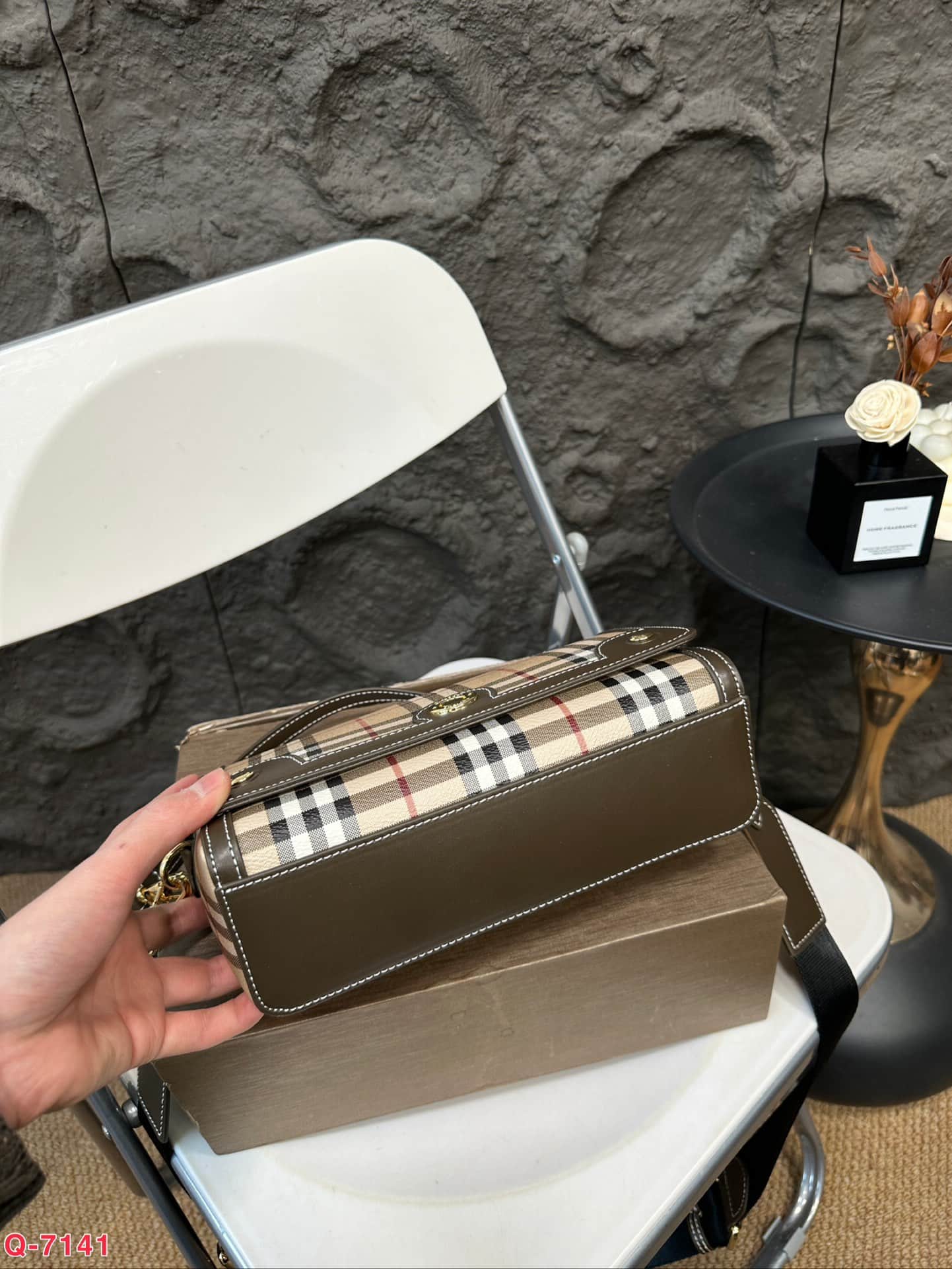 Burberry Top Handle Note Bag Archive beige/military