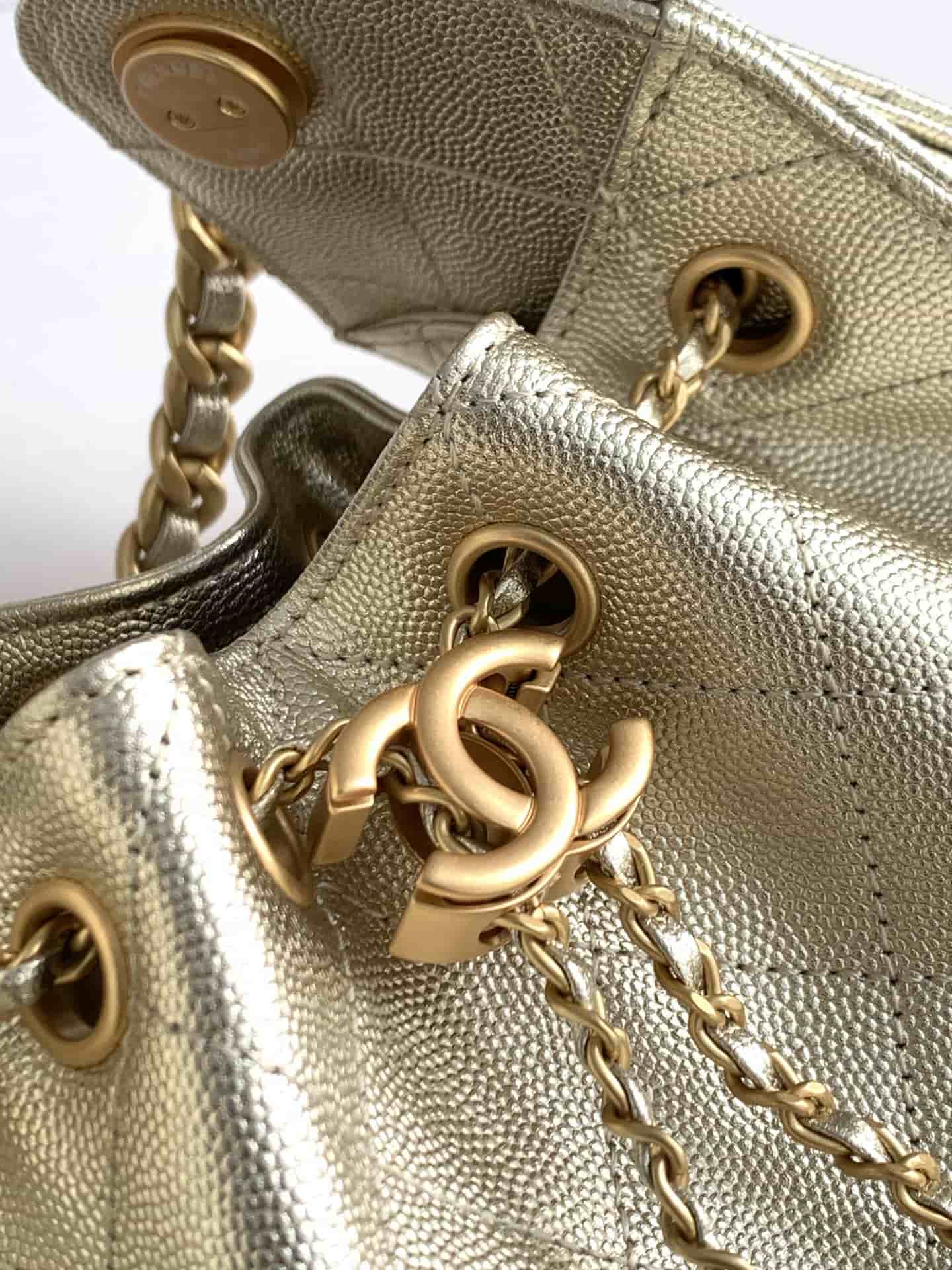 Chanel 25 Mini Hobo handbag AS5631 Grained calfskin & gold-tone metal Gold A