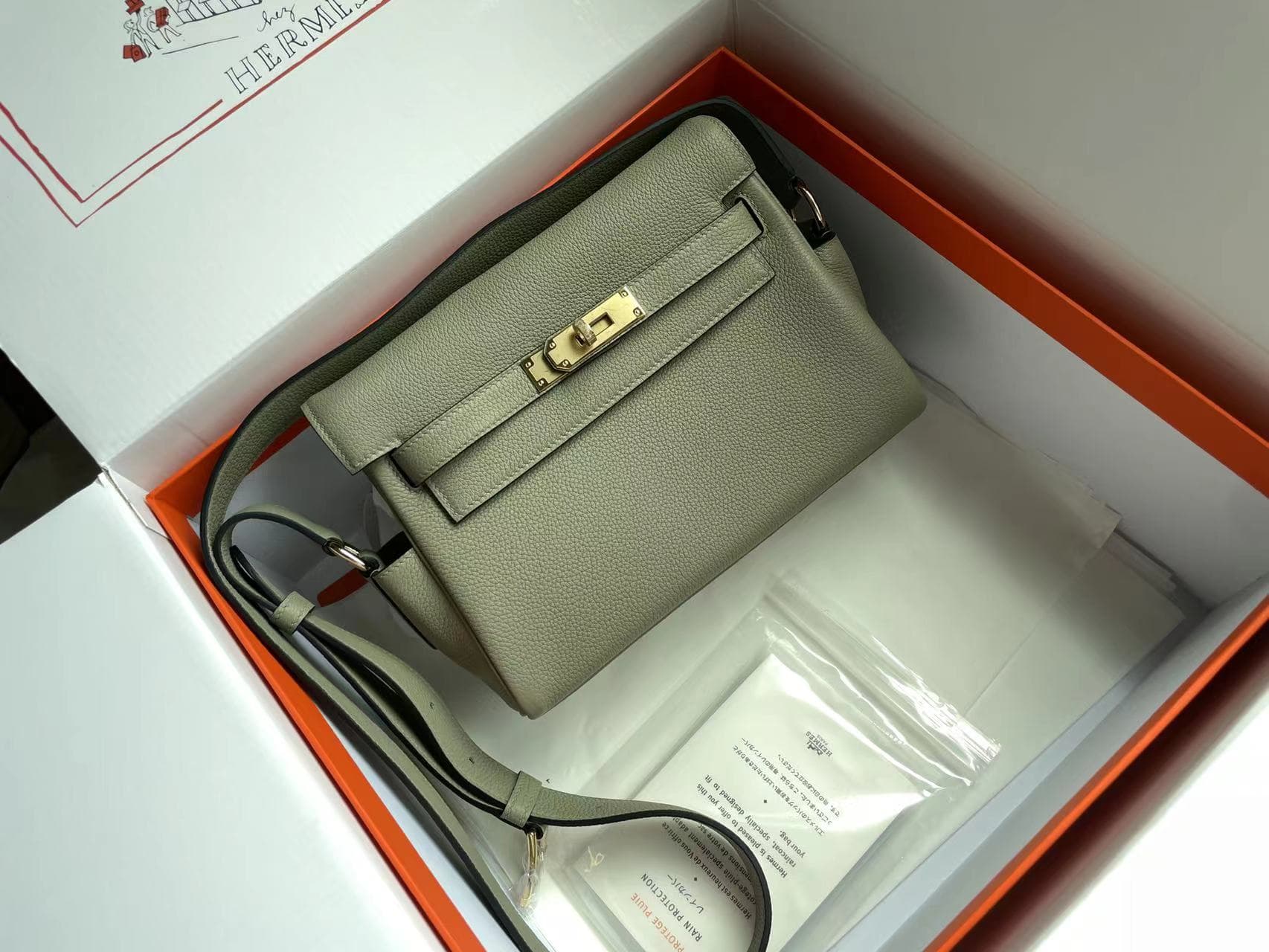 Hermes Kelly Messenger 25cm Taurillon Clemence Leather In Menthe WAX
