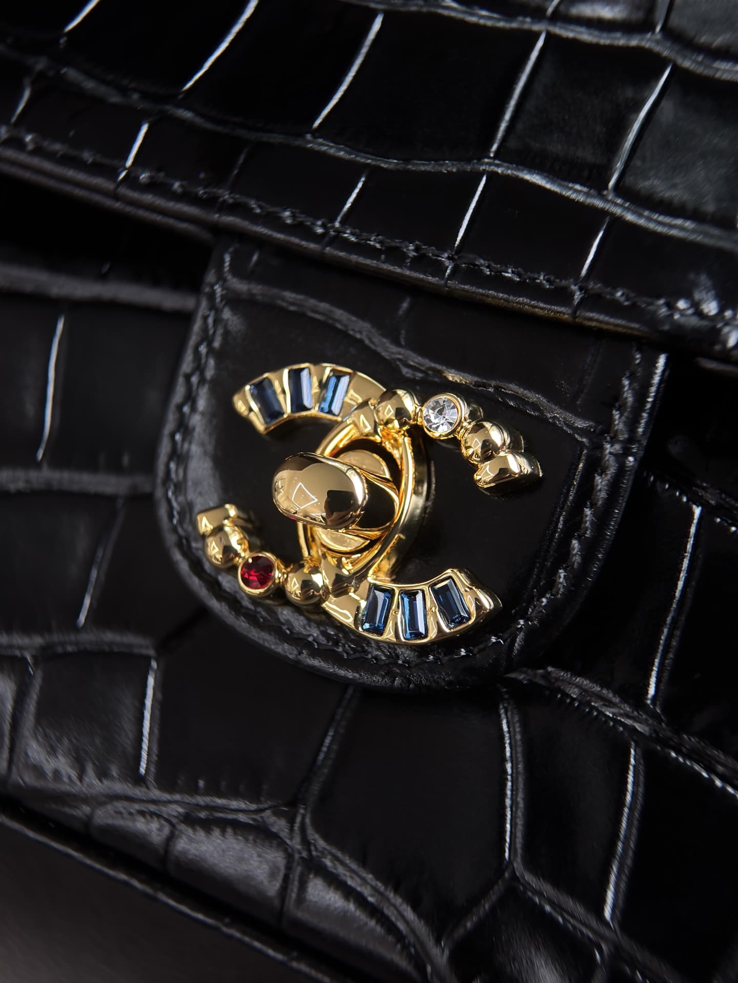 Chanel Flap Bag crocodile-embossed calfskin& Gold-Tone Metal Black AS6340 A