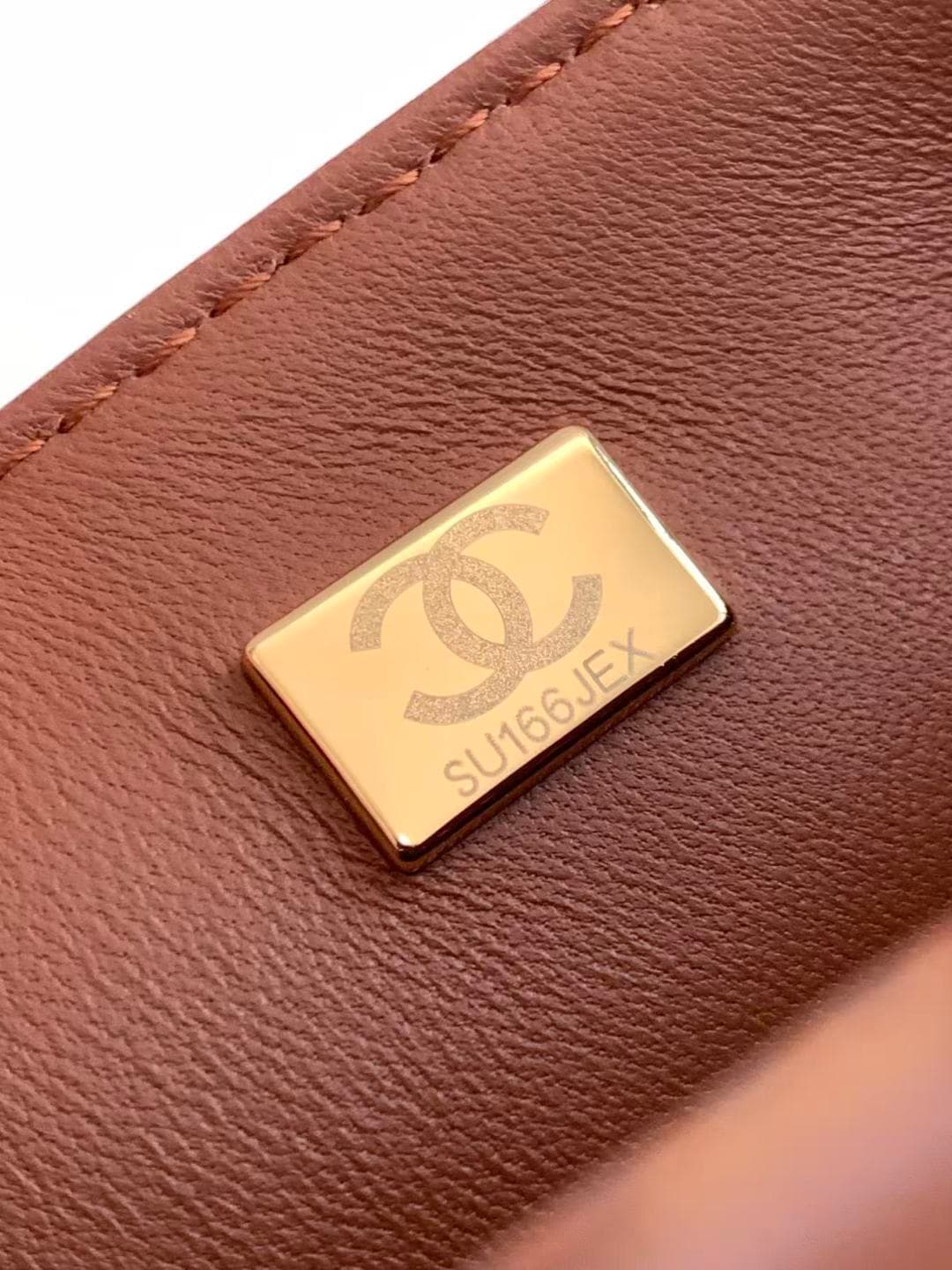 Chanel Mini Shearling Flap Bag in Brown lambskin with beige shearling & Gold-Tone Metal AS5148 A