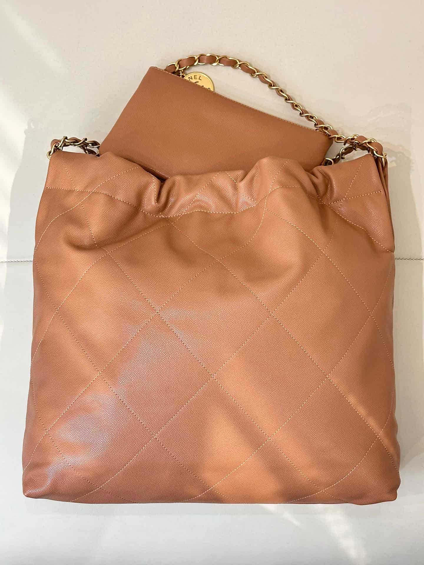 Chanel 22 Small handbag Shiny calfskin & gold-tone metal AS3260 Caramel TOP