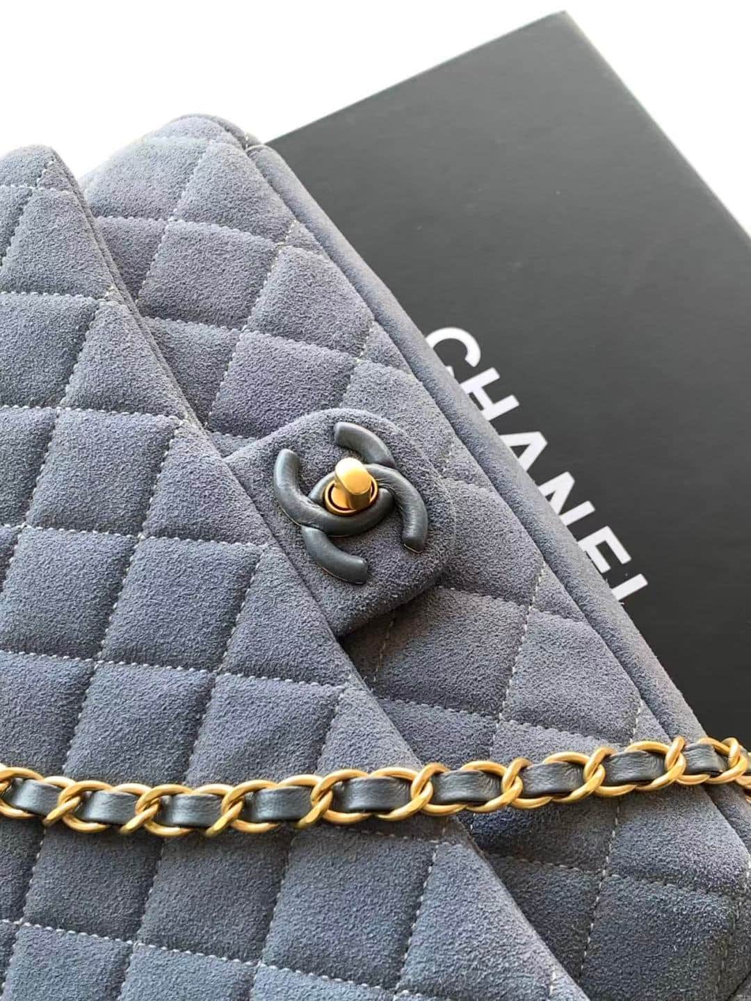 Chanel Classic Flap bag in Blue Suede & Gold-Tone Metal AS5987 A
