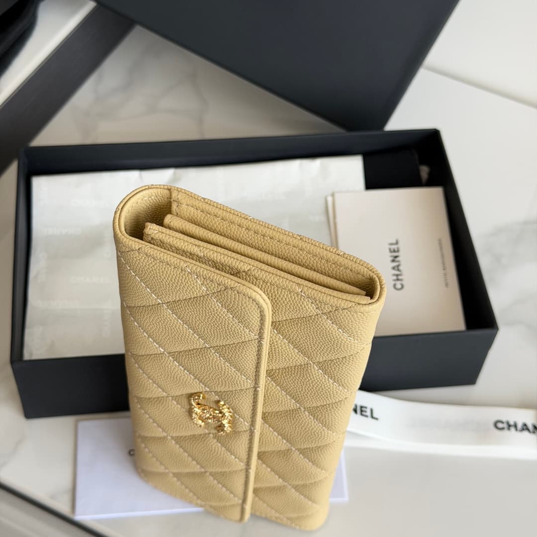 Chanel Wallet Shiny Grained Calfskin Strass & Gold-Tone Metal Yellow AP5076 High