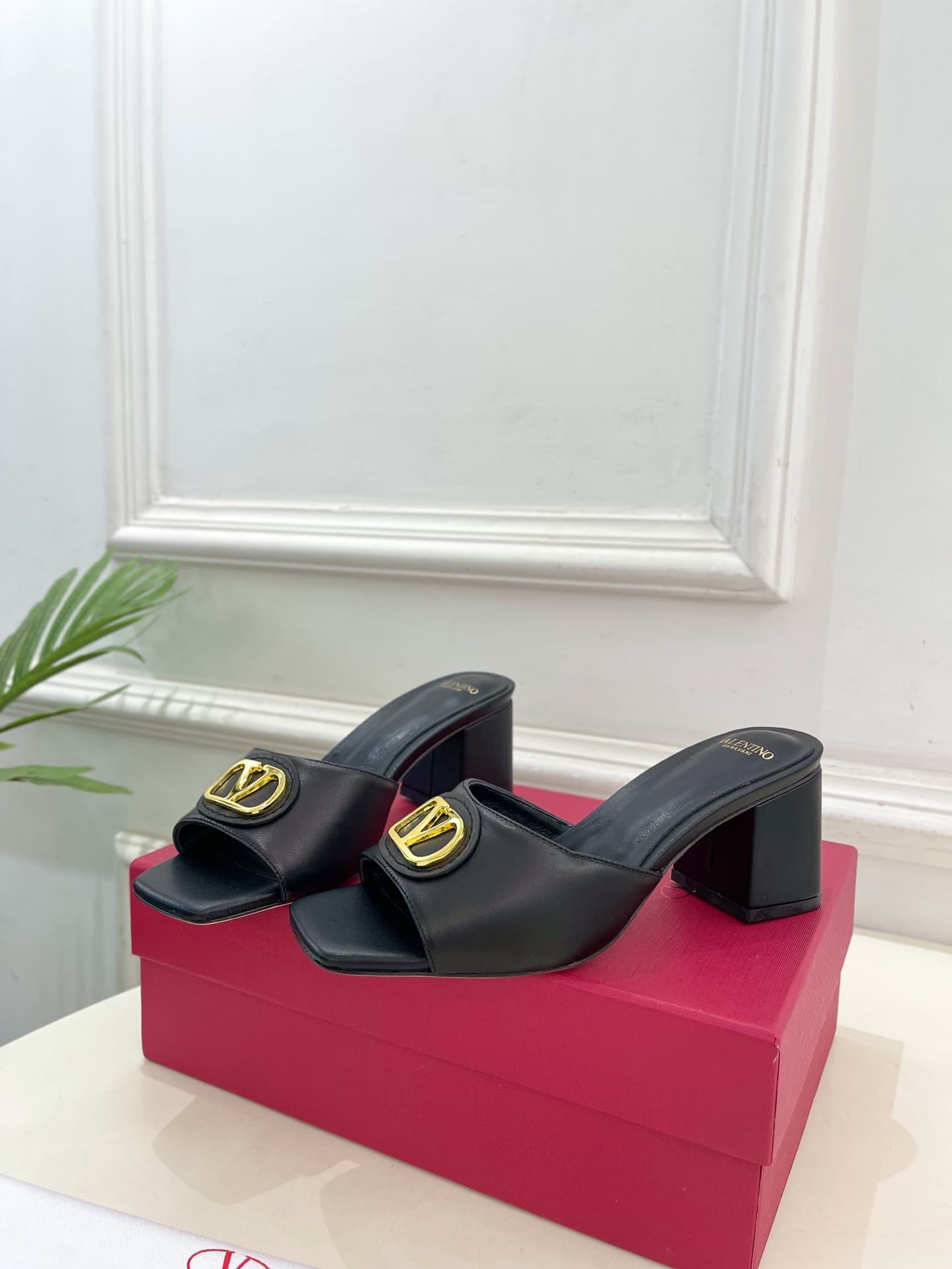Valentino Garavani VLOGO Signature Slide Sandal Shoes Women