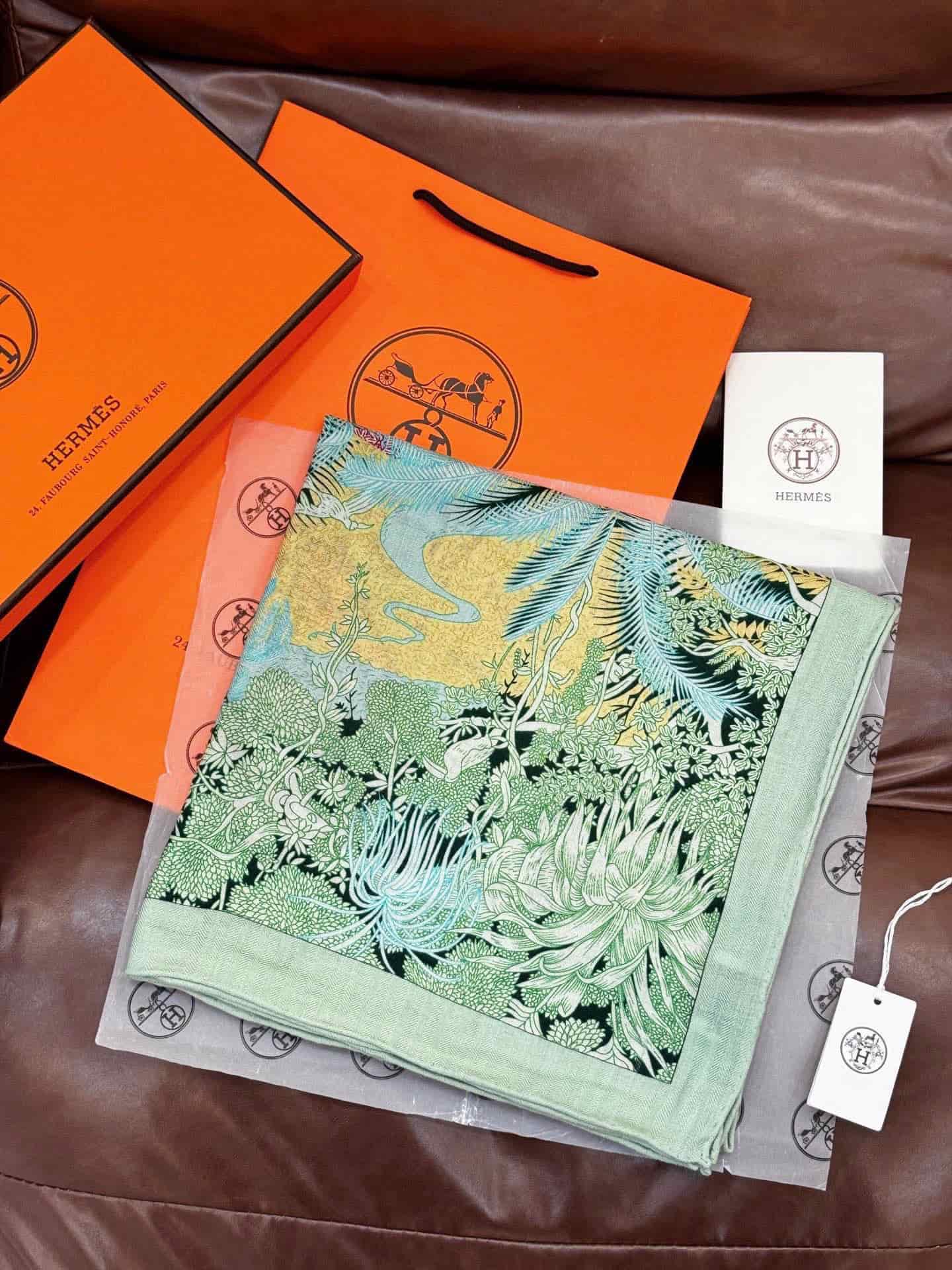 Hermes Faubourg Tropical 140 shawl