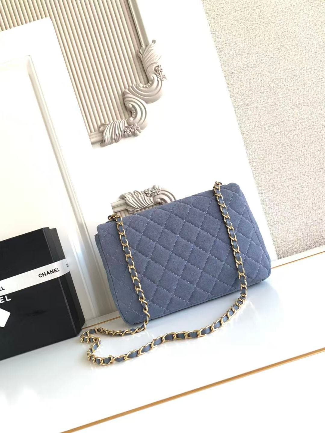 Chanel Classic Flap bag in Blue Suede & Gold-Tone Metal AS5987 A