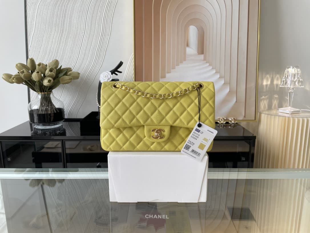Medium CLASSIC HANDBAG Grained Calfskin Yellow Gold Metal A