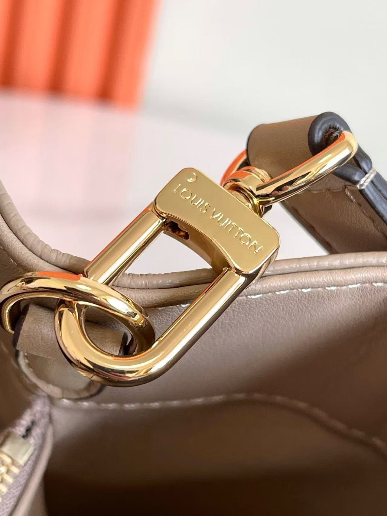 Louis Vuitton Avenue PM Cowhide leather M15231 Smoke High
