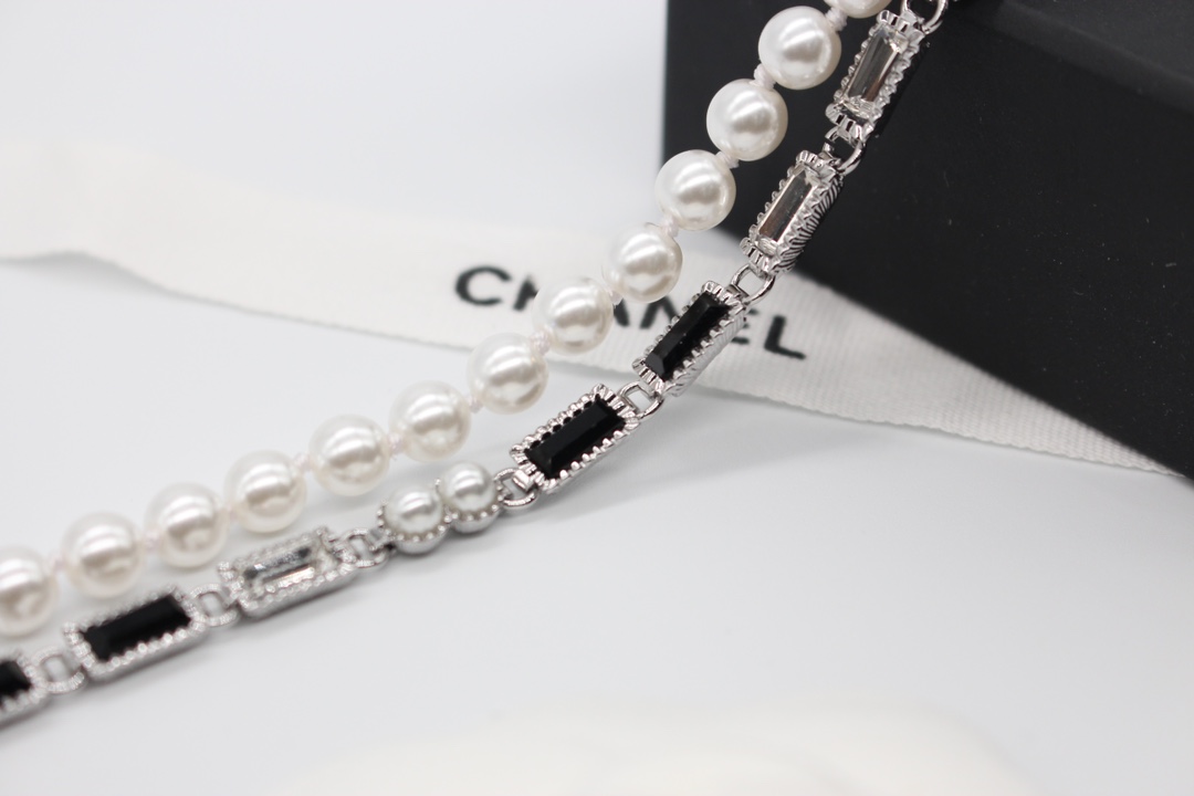 Chanel Crystal Pearl Bow CC Necklace High