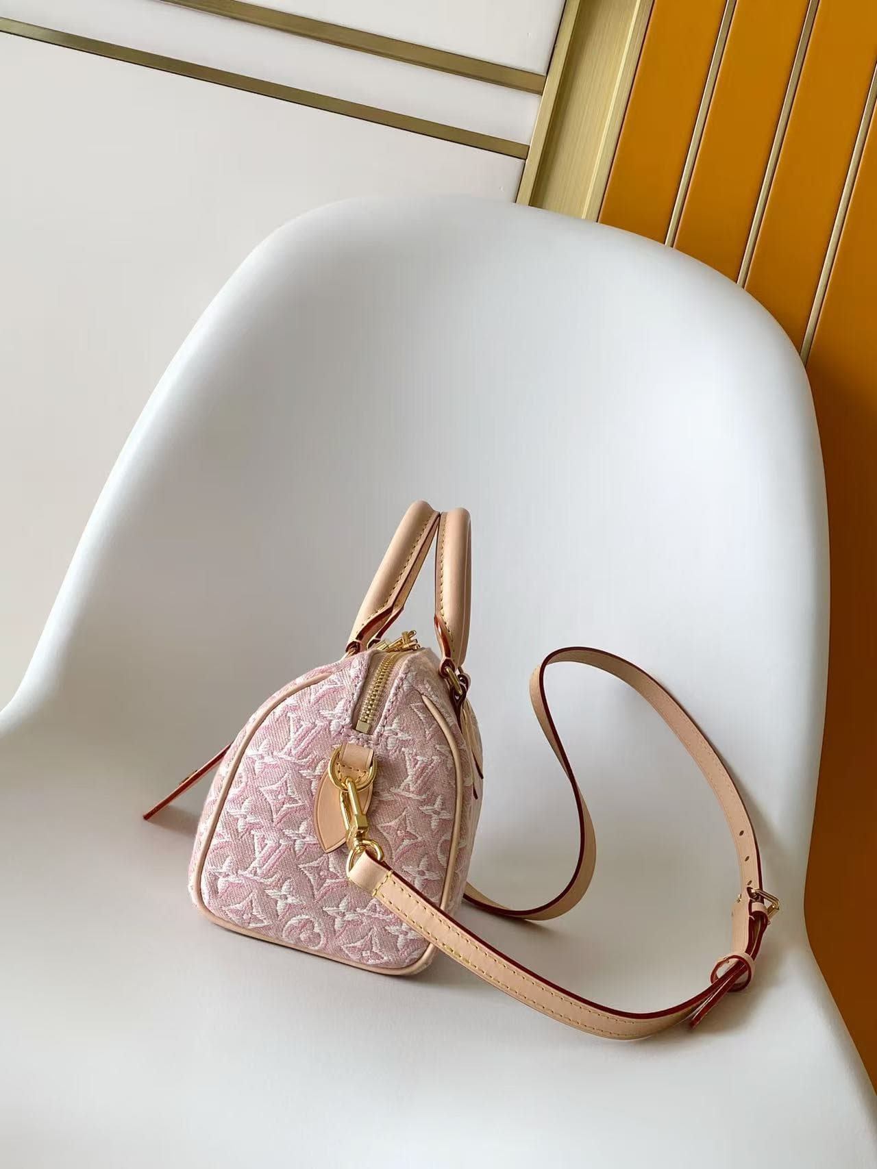 Louis Vuitton Speedy Bandoulière 20 Monogram Emblème Rose Ruban M2A039 High