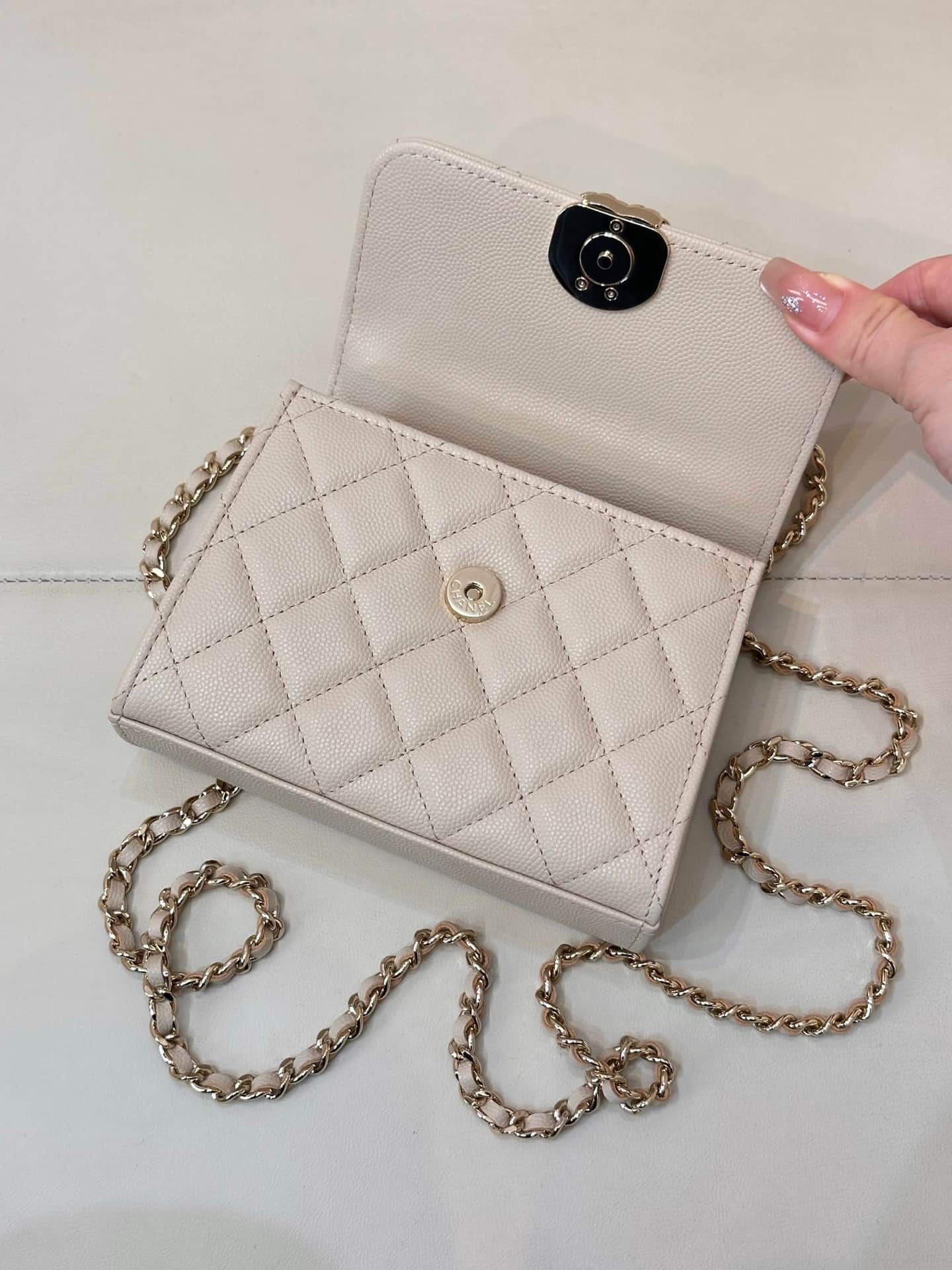 Chanel Clutch with chain Grained Calfskin&Gold-Tone Metal Beige AP3236 TOP