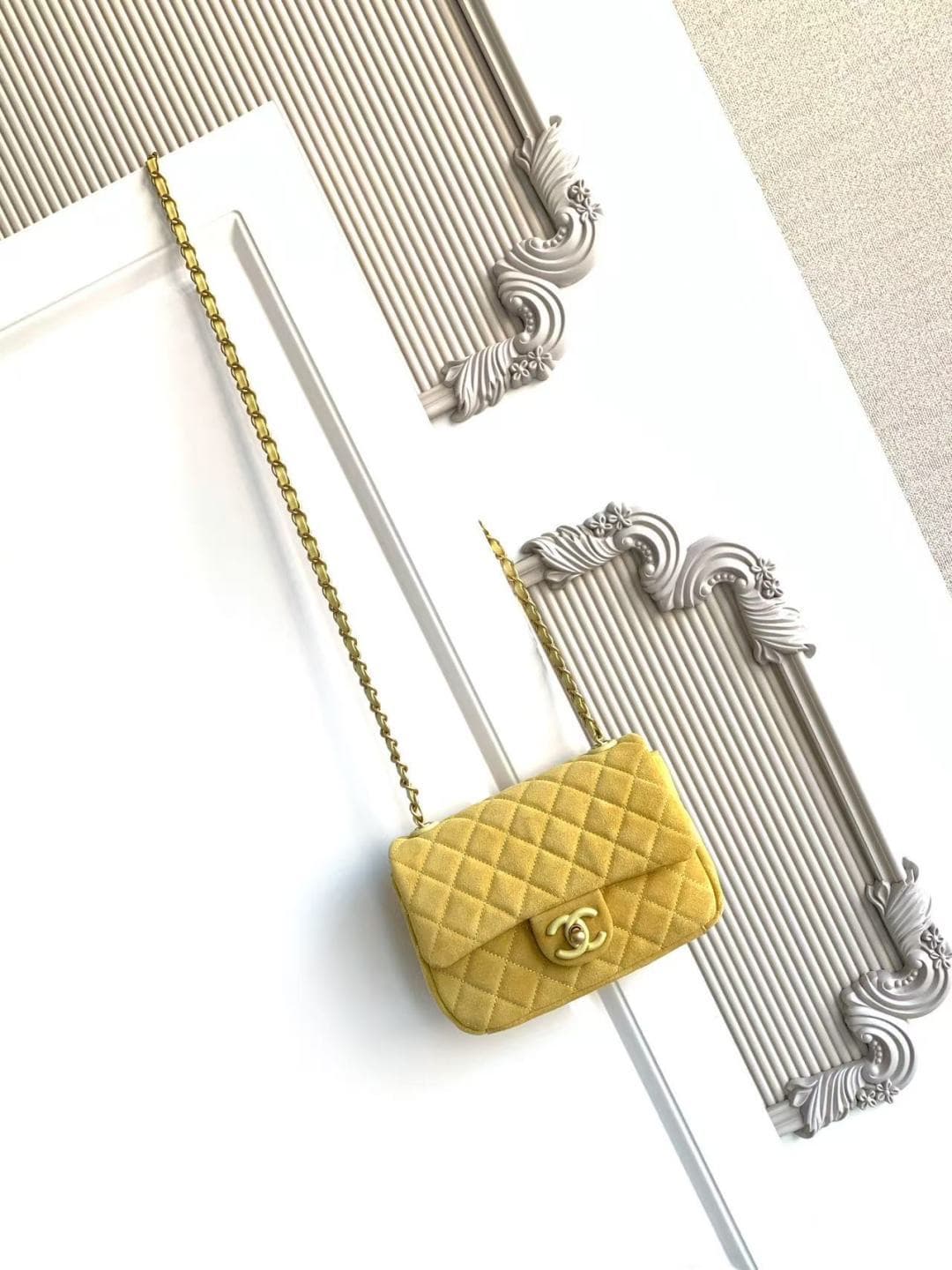 Chanel Classic Flap bag in Yellow Suede & Gold-Tone Metal AS5989 A
