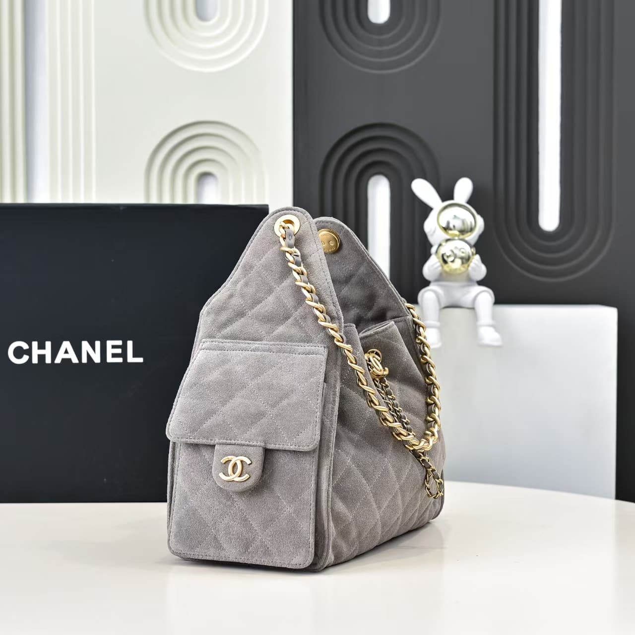 Chanel 25 Small Hobo handbag AS5293 Suede & gold-tone metal Grey A
