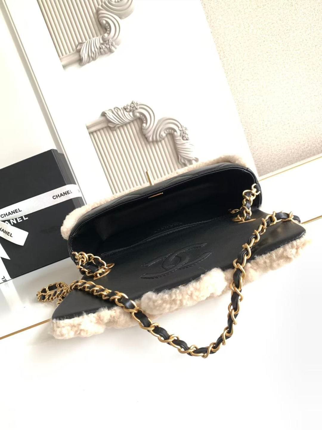 Chanel Small Shearling Flap Bag in Black lambskin with beige shearling & Gold-Tone Metal AS5149 A