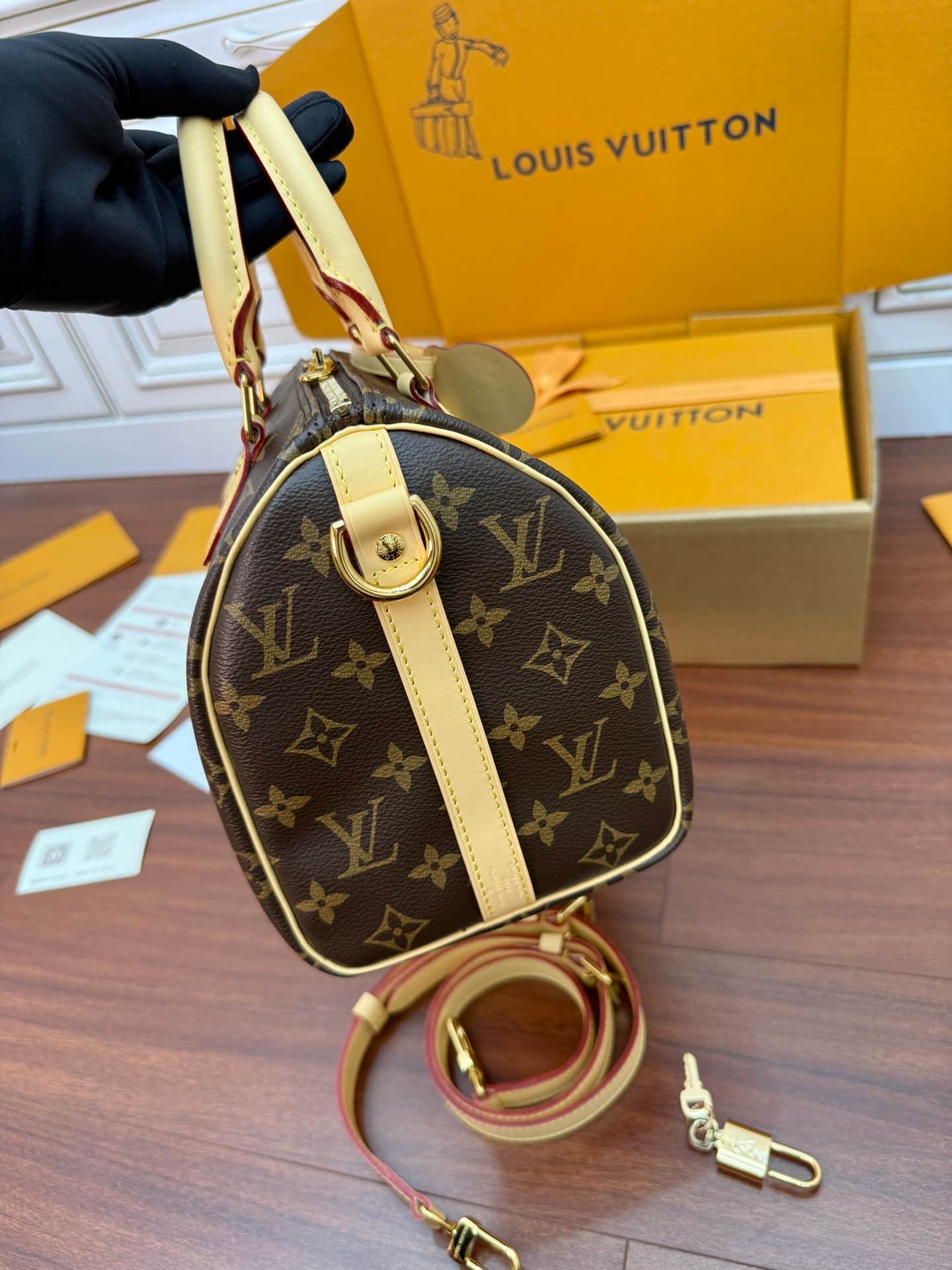 Louis Vuitton Speedy Bandoulière 25 Monogram coated canvas M46977 TOP