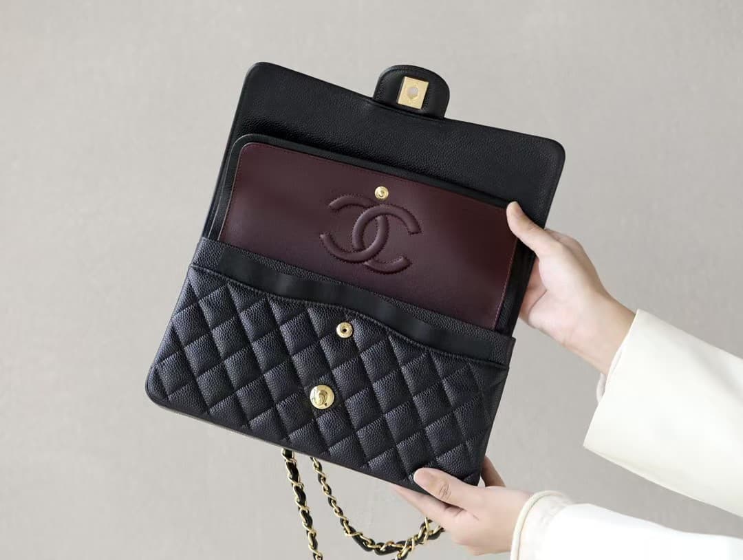 Chanel Medium CLASSIC HANDBAG Grained Calfskin Black Gold Metal TOP