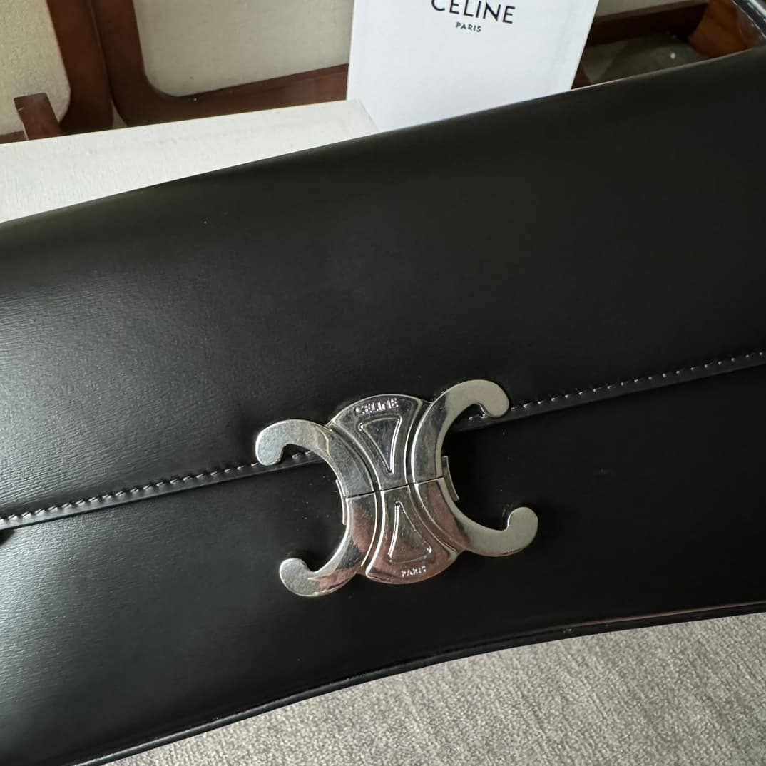 CELINE Shiny Calfskin Lola Bag in Black High