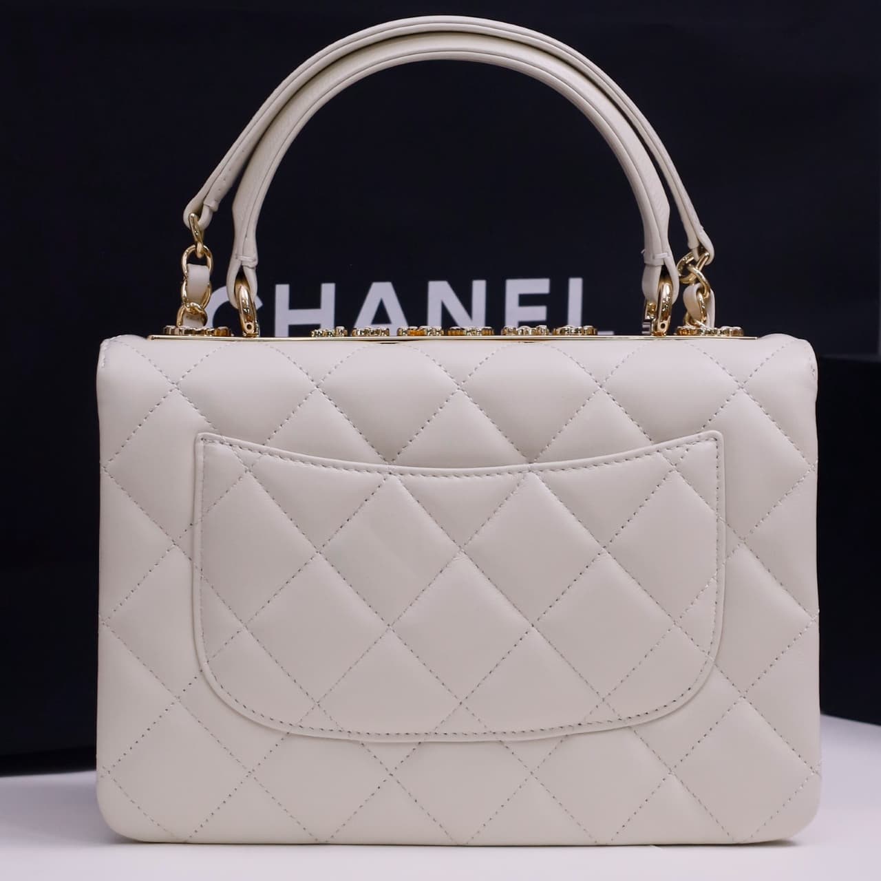 SMALL FLAP BAG WITH TOP HANDLE Lambskin Gold Metal White A