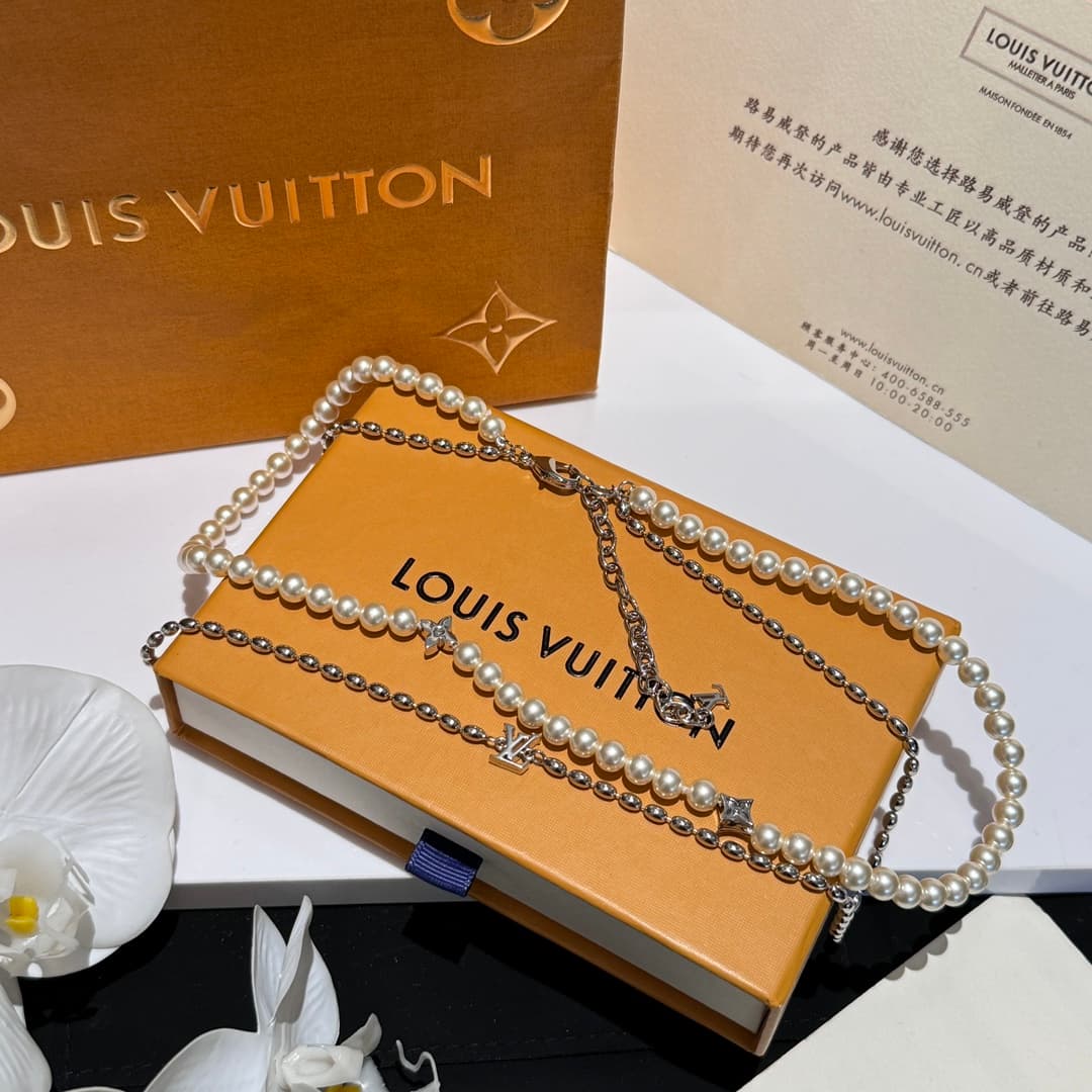 Louis Vuitton Pearls Fusion Necklace High