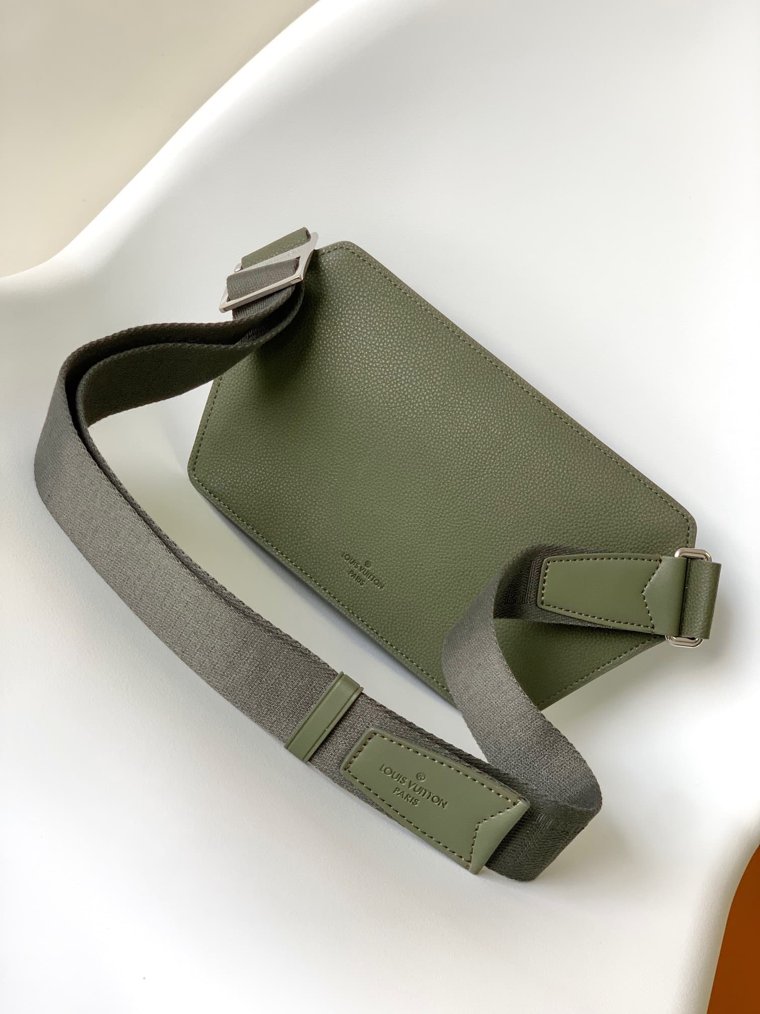 Louis Vuitton Aerogram Takeoff Sling bag Olive Green Cowhide Leather M21364 High