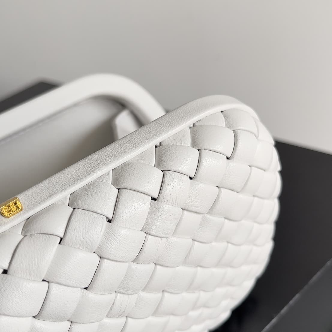 BV Knot Minaudière Clutch Lambskin Top