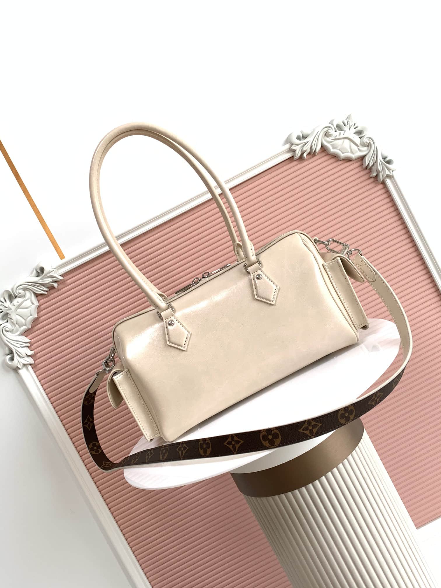 Louis Vuitton Speedy Cargo Vibe Handbag Lambskin Leather M12965 High
