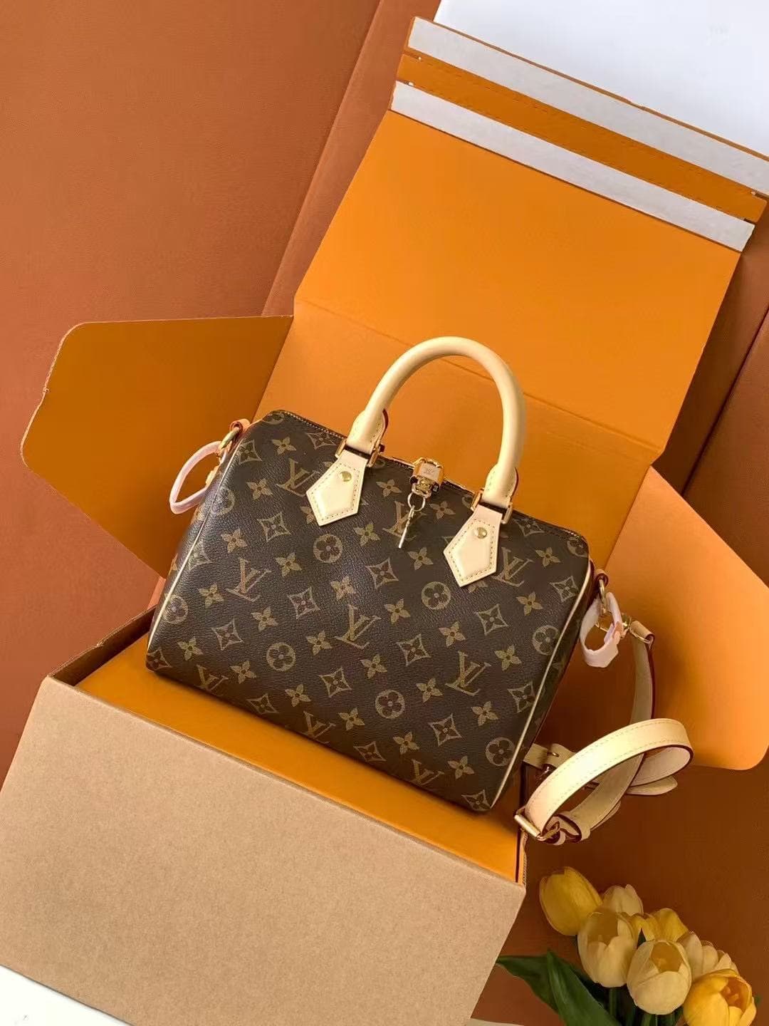 Louis Vuitton Speedy Bandoulière 25 Monogram coated canvas M41113 Top