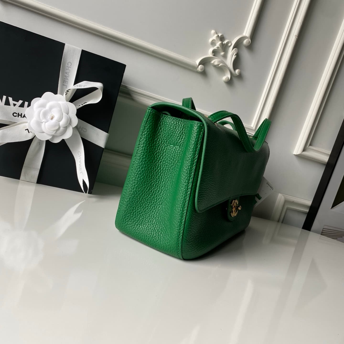 Chanel Maxi Flapbag Grained Calfskin & Gold-Tone Metal Green AS6231 A