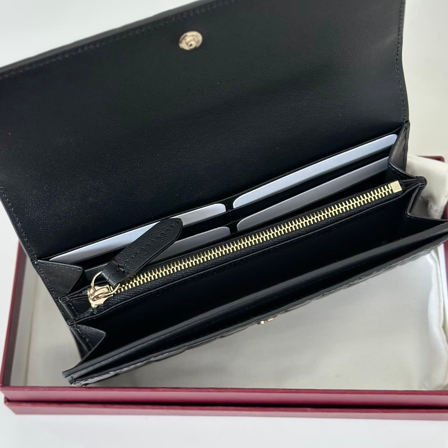 Gucci GG Emblem continental wallet Black 847210 High