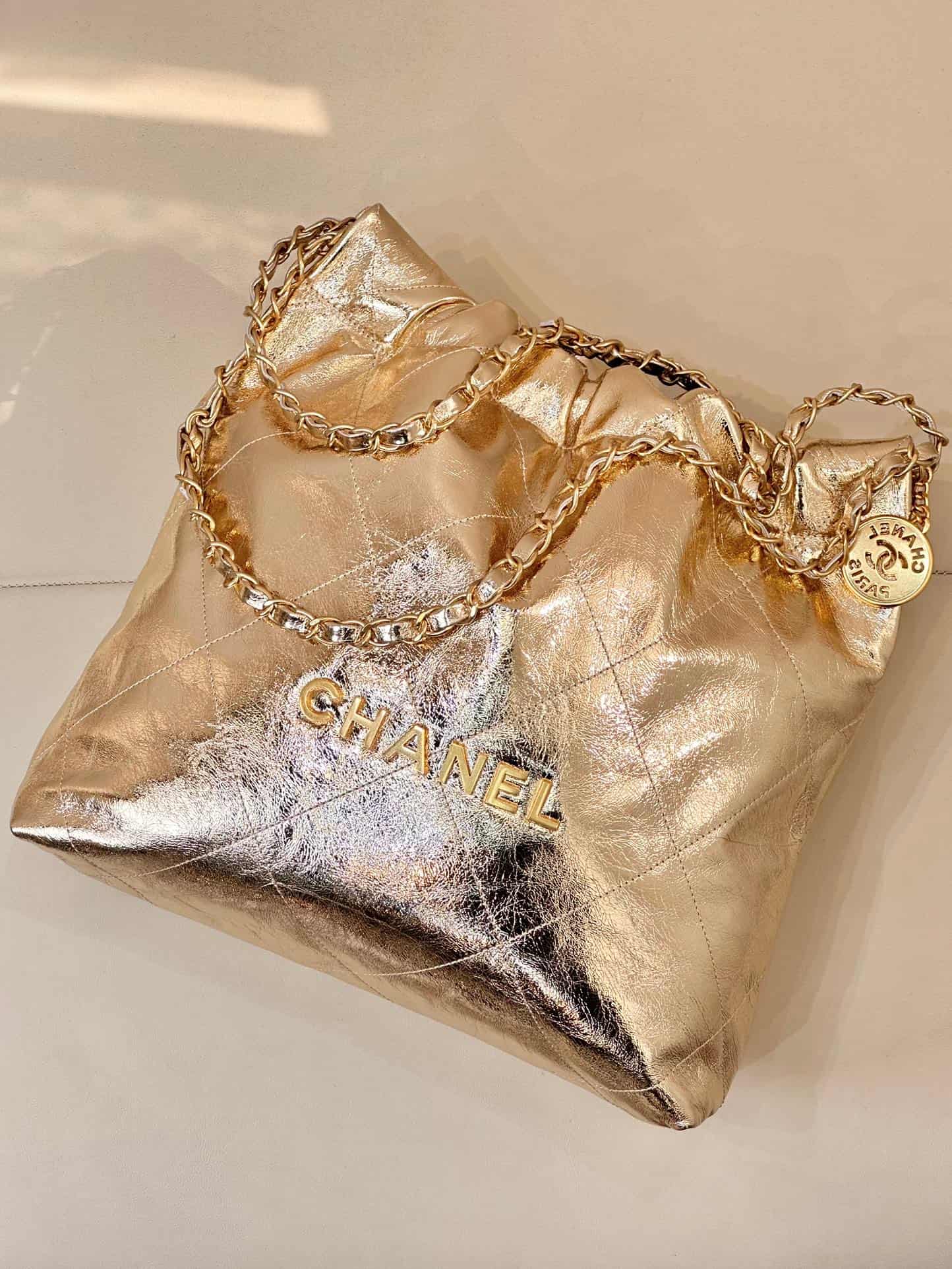Chanel 22 Small handbag Metallic Calfskin & gold-tone metal AS3260 Champagne TOP