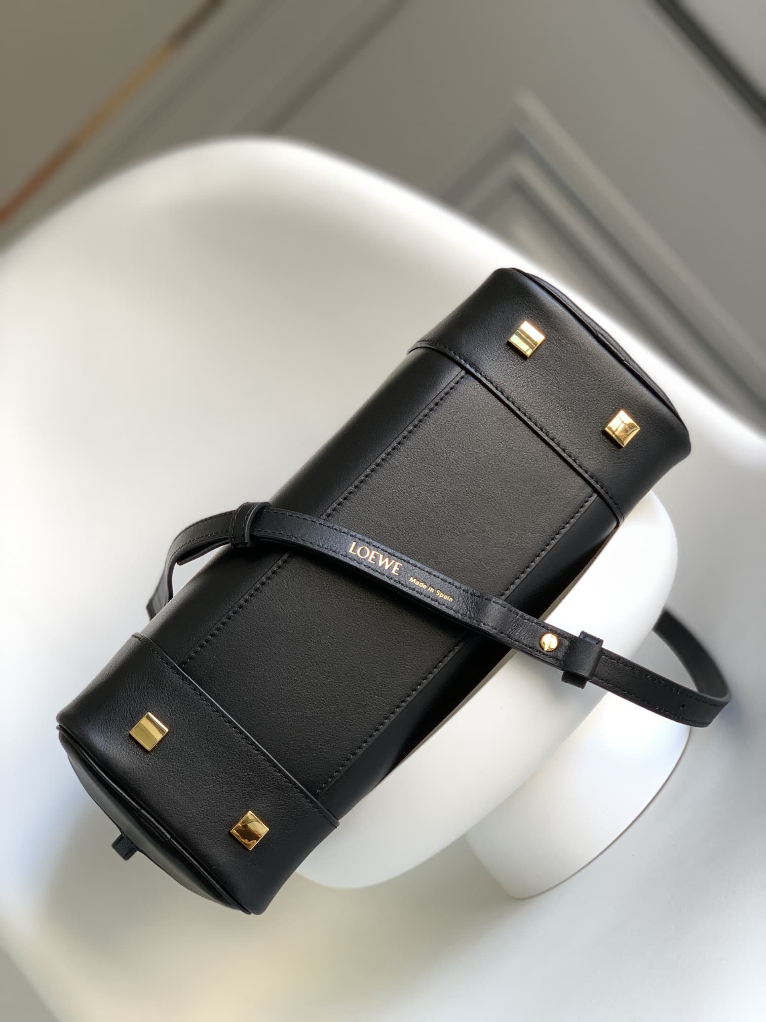 Loewe Amazona 28 Bag in nappa calfskin Black High
